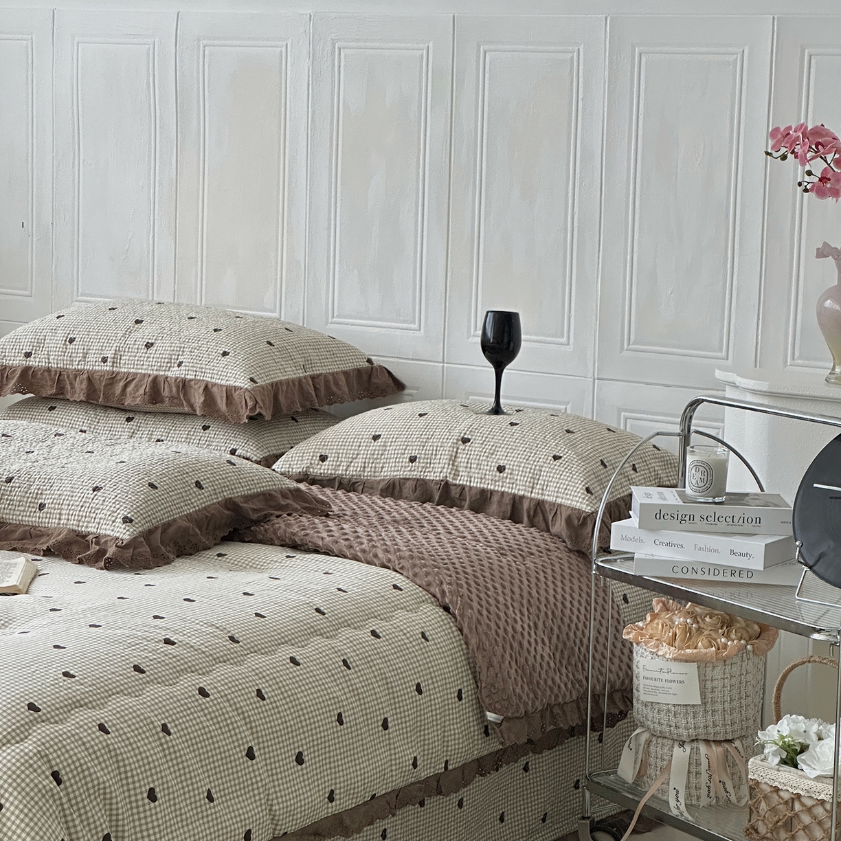 91家纺网 家纺一手货源 找家纺 佰织鑫家居 2025秋冬新品全棉法式床盖款豆豆被四件套 甜心格