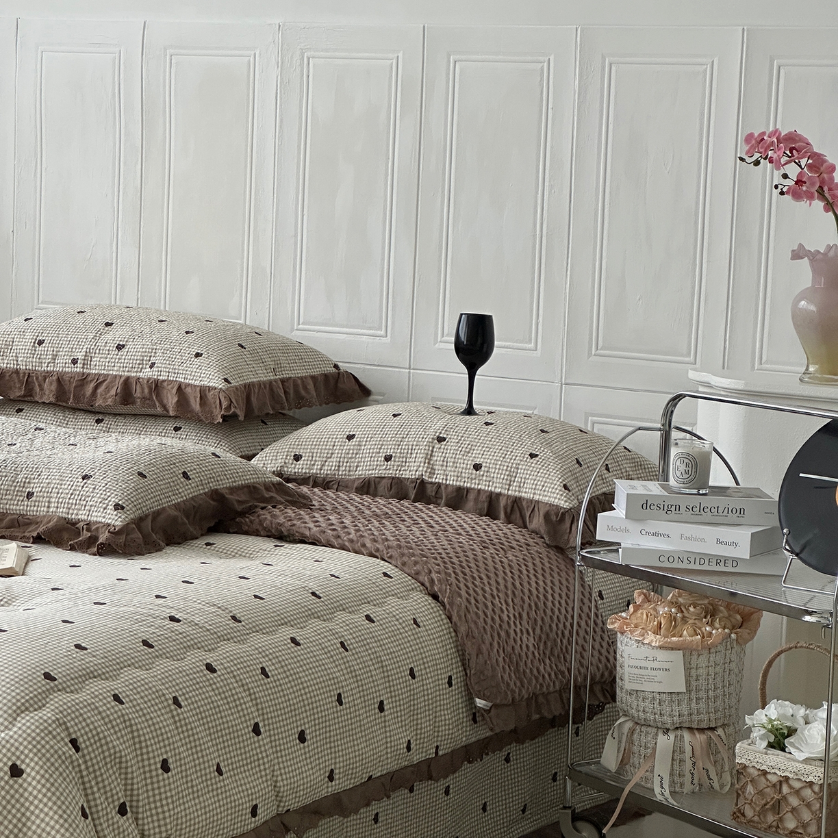 91家纺网 家纺一手货源 找家纺 佰织鑫家居 2025秋冬新品全棉法式床盖款豆豆被四件套 甜心格