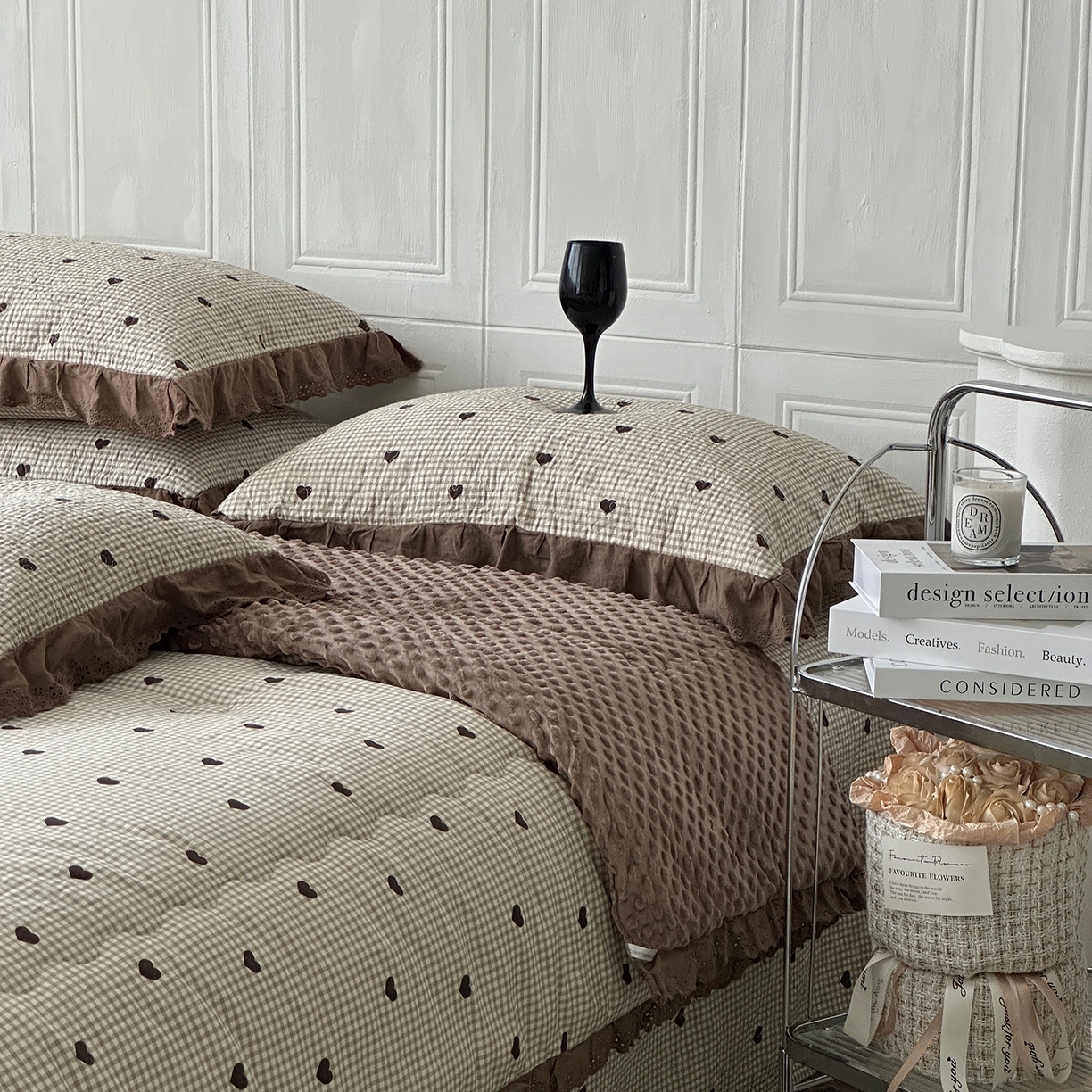 91家纺网 家纺一手货源 找家纺 佰织鑫家居 2025秋冬新品全棉法式床盖款豆豆被四件套 甜心格