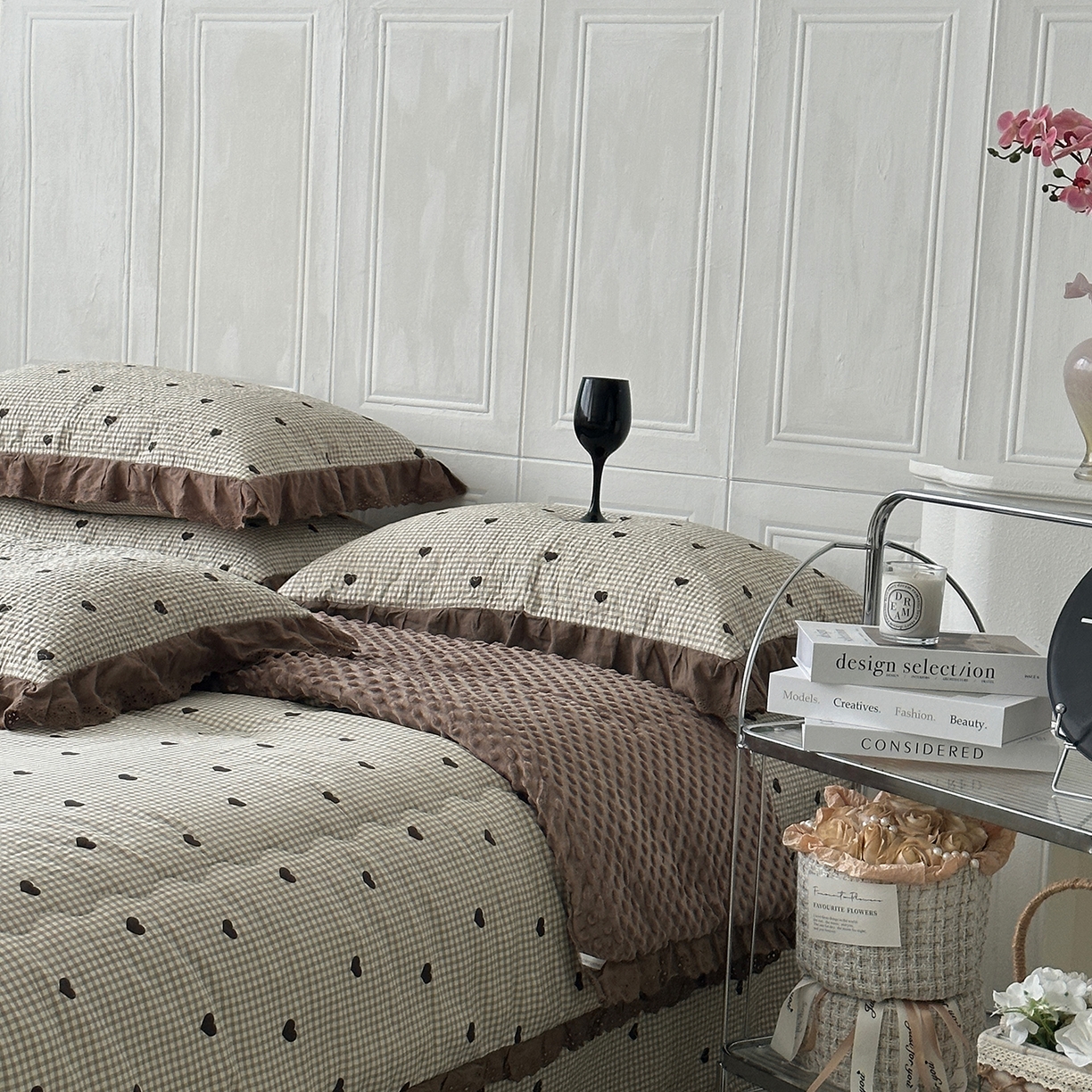 91家纺网 家纺一手货源 找家纺 佰织鑫家居 2025秋冬新品全棉法式床盖款豆豆被四件套 甜心格