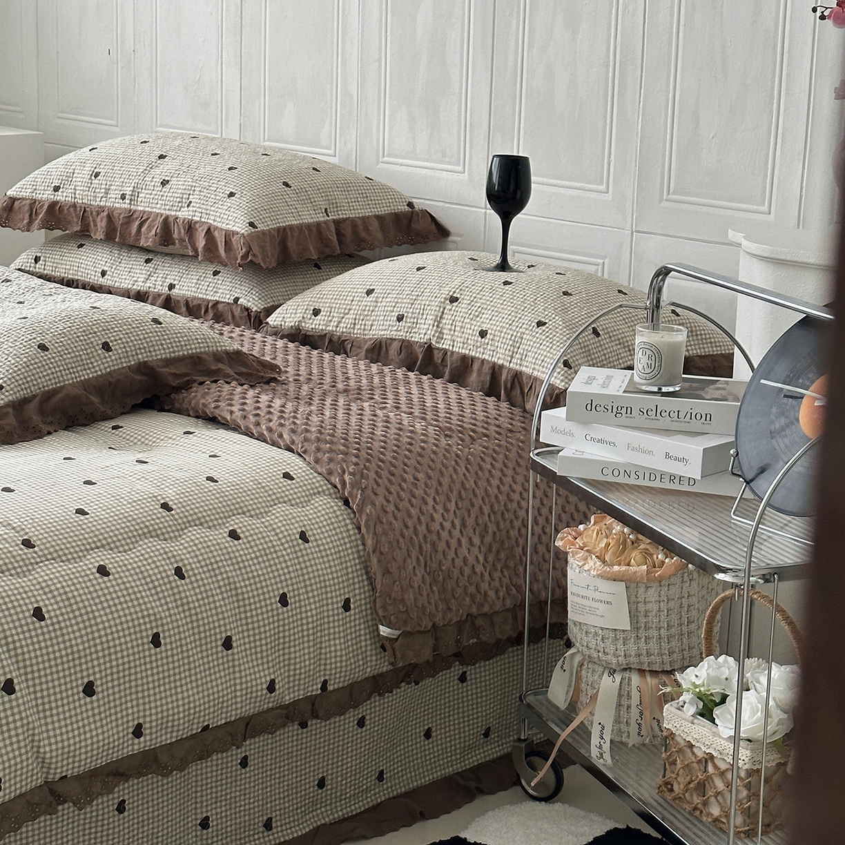 91家纺网 家纺一手货源 找家纺 佰织鑫家居 2025秋冬新品全棉法式床盖款豆豆被四件套 甜心格