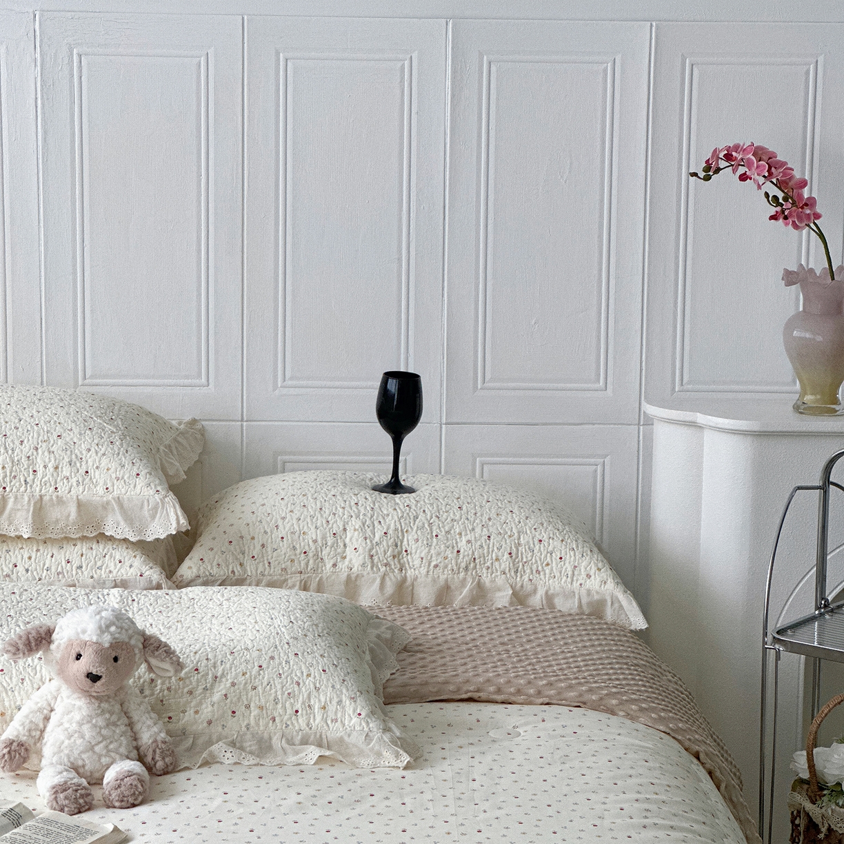 91家纺网 家纺一手货源 找家纺 佰织鑫家居 2025秋冬新品全棉法式床盖款豆豆被四件套 小花