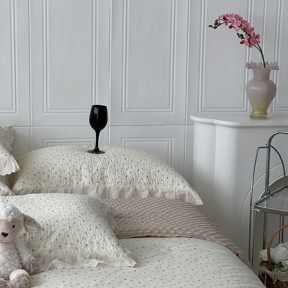 91家纺网 家纺一手货源 找家纺 佰织鑫家居 2025秋冬新品全棉法式床盖款豆豆被四件套 小花