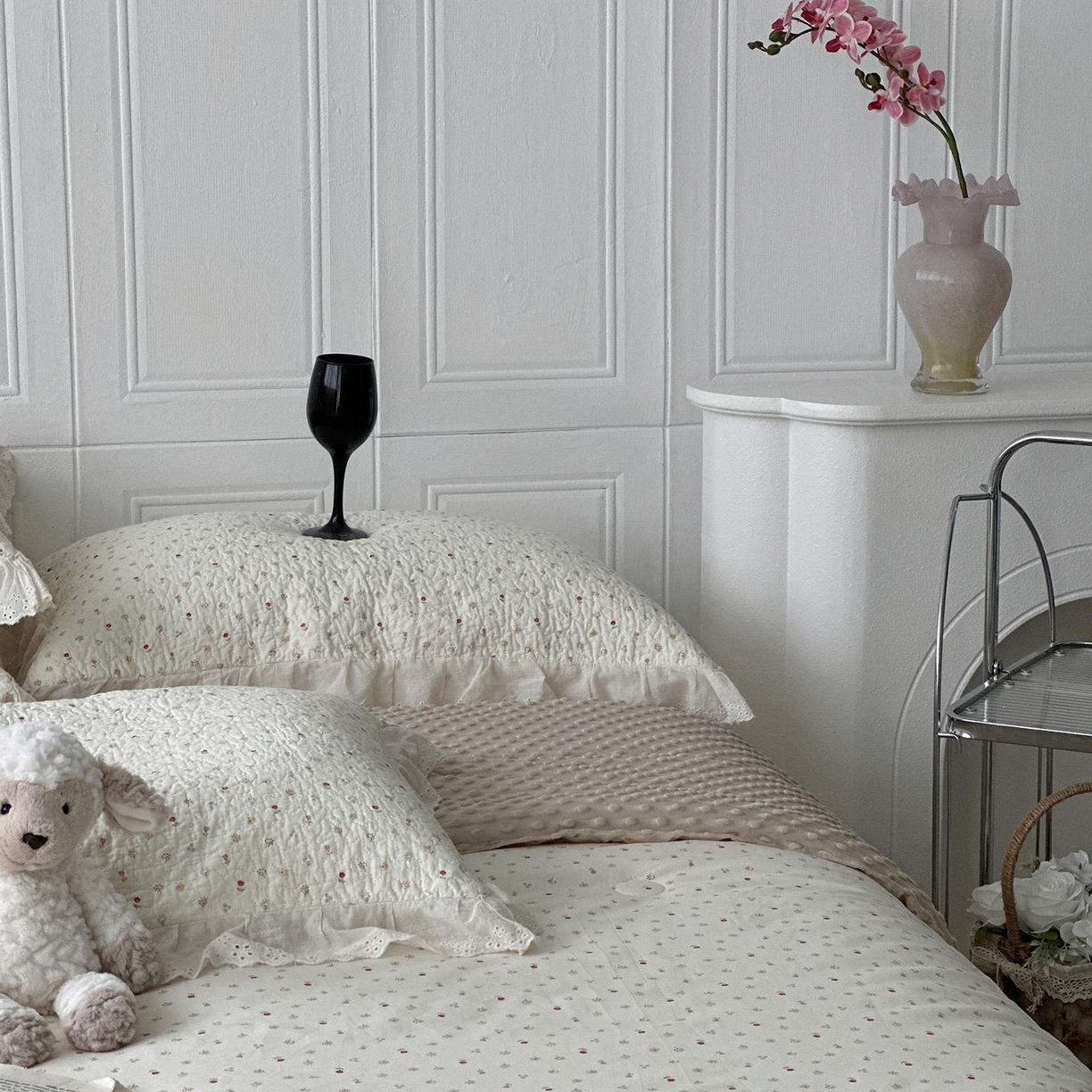 91家纺网 家纺一手货源 找家纺 佰织鑫家居 2025秋冬新品全棉法式床盖款豆豆被四件套 小花