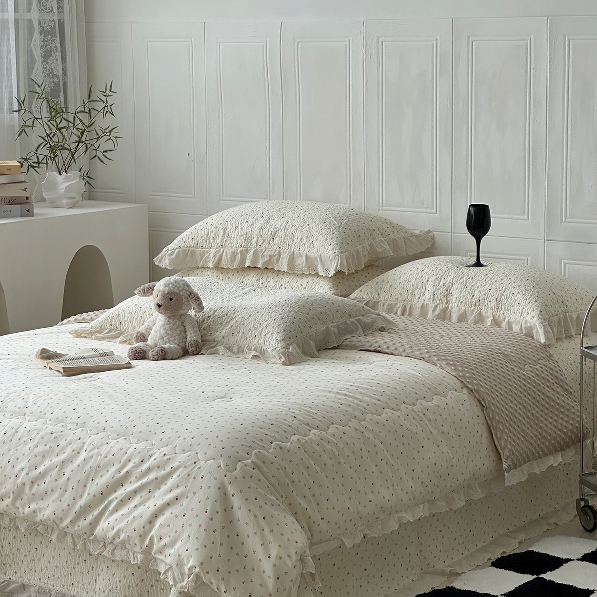 91家纺网 家纺一手货源 找家纺 佰织鑫家居 2025秋冬新品全棉法式床盖款豆豆被四件套 小花