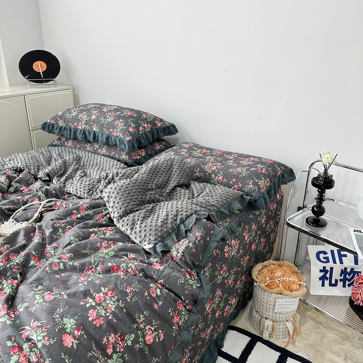 91家纺网 家纺一手货源 找家纺 佰织鑫家居 2025秋冬新品全棉法式床盖款豆豆被四件套 小美