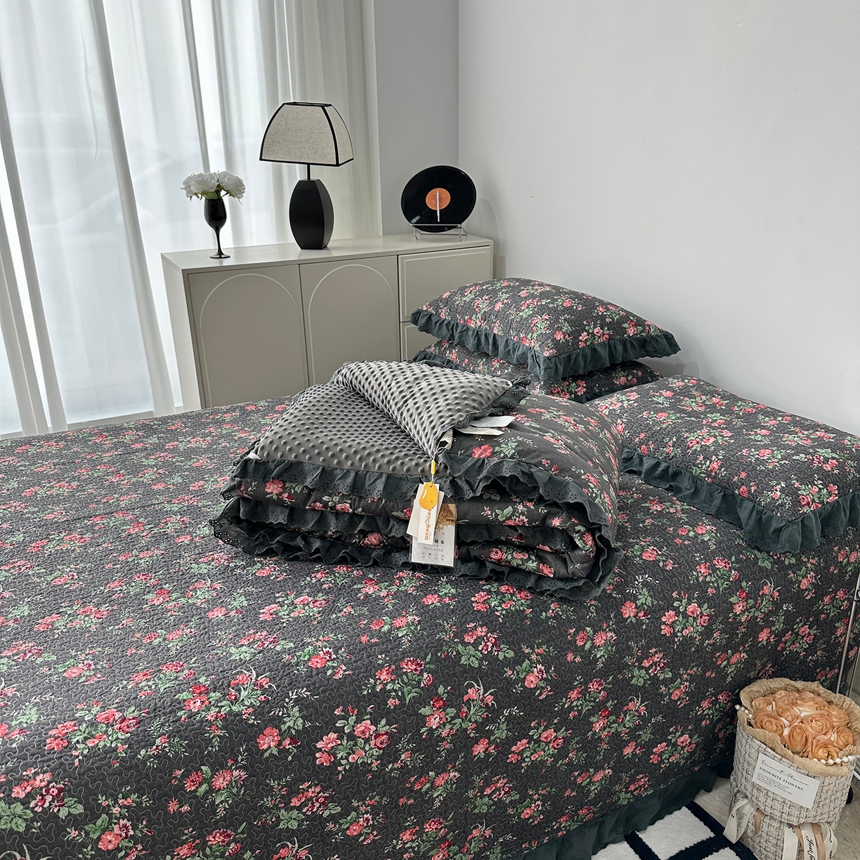 91家纺网 家纺一手货源 找家纺 佰织鑫家居 2025秋冬新品全棉法式床盖款豆豆被四件套 小美