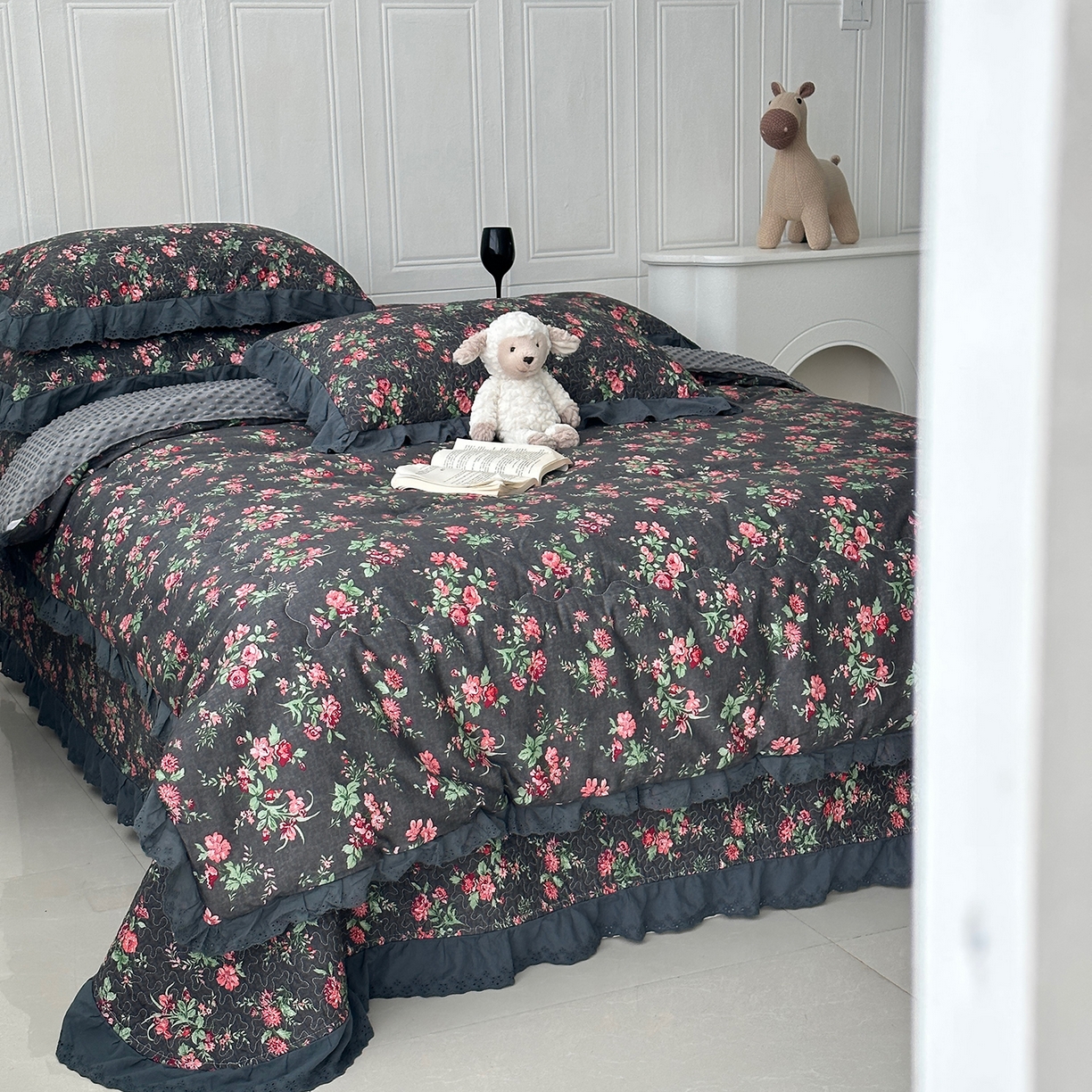 91家纺网 家纺一手货源 找家纺 佰织鑫家居 2025秋冬新品全棉法式床盖款豆豆被四件套 小美