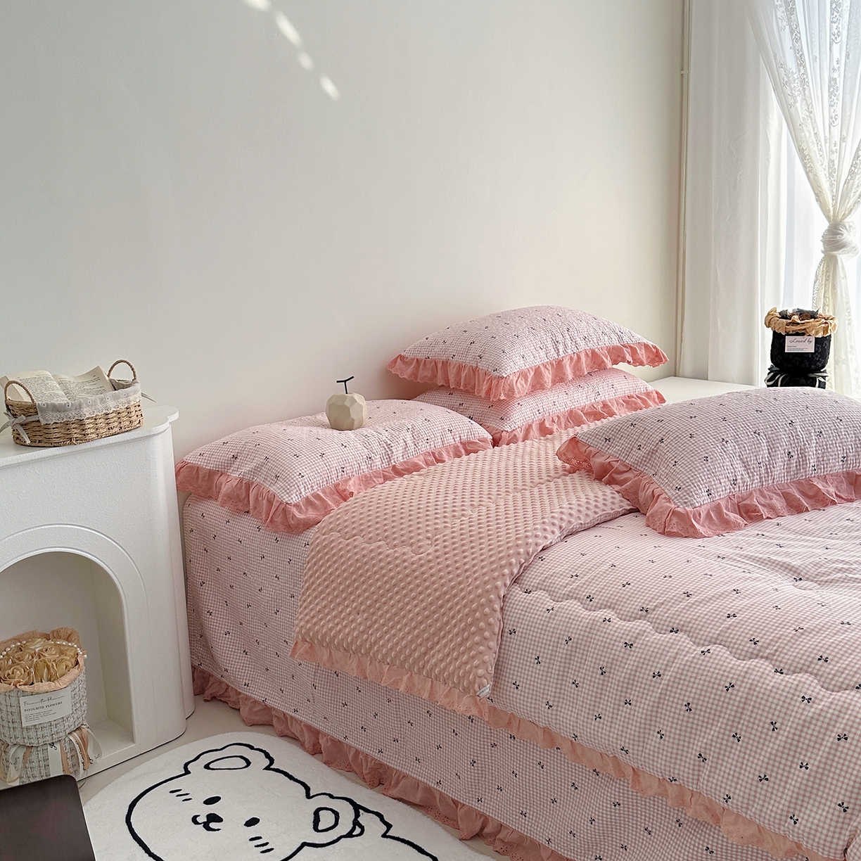 91家纺网 家纺一手货源 找家纺 佰织鑫家居 2025秋冬新品全棉法式床盖款豆豆被四件套 小甜心