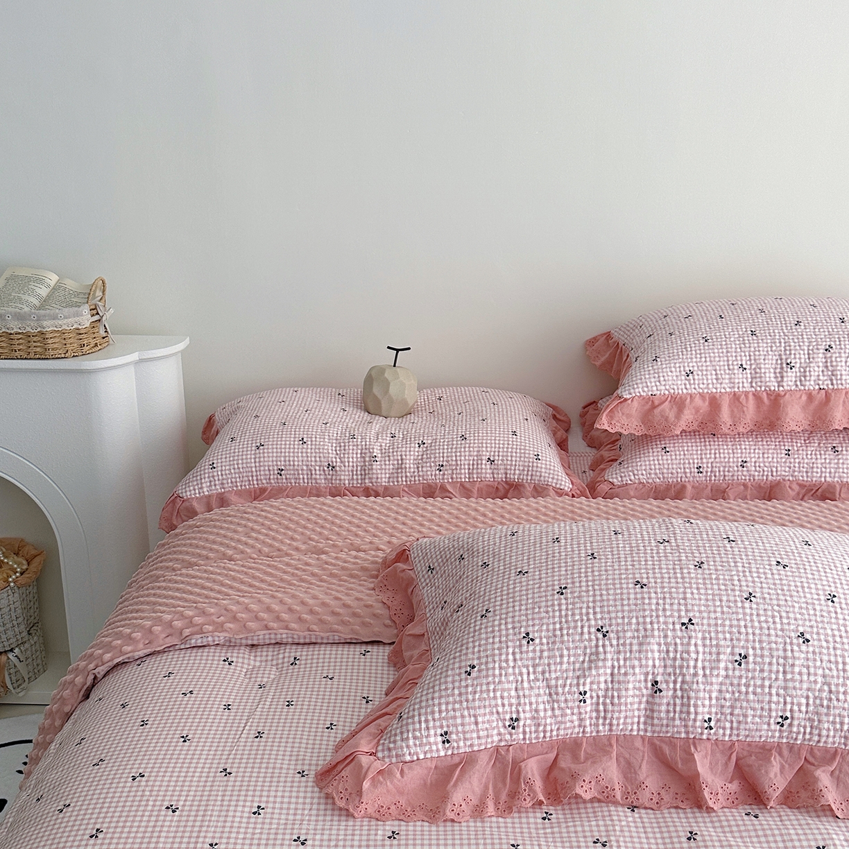 91家纺网 家纺一手货源 找家纺 佰织鑫家居 2025秋冬新品全棉法式床盖款豆豆被四件套 小甜心