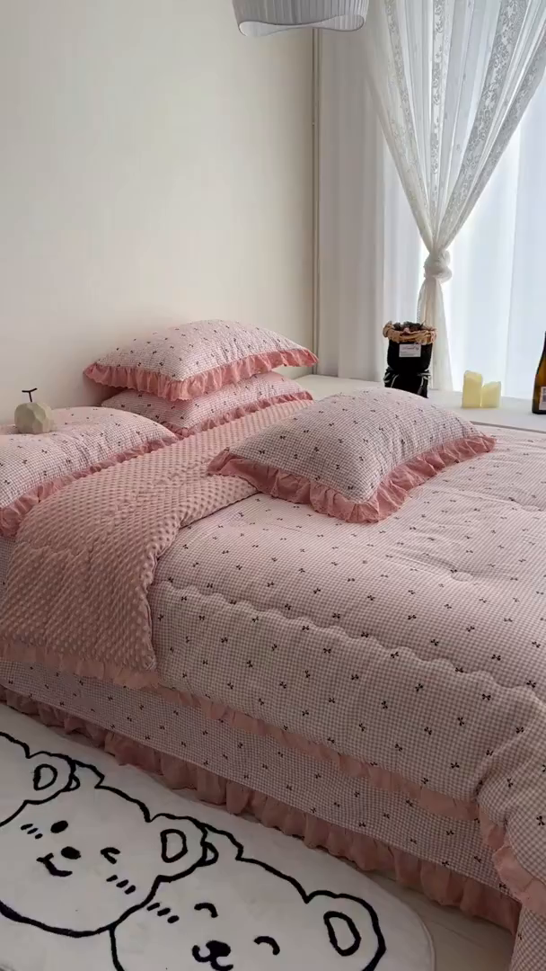 91家纺网 家纺一手货源 找家纺 佰织鑫家居 2025秋冬新品全棉法式床盖款豆豆被四件套 小甜心