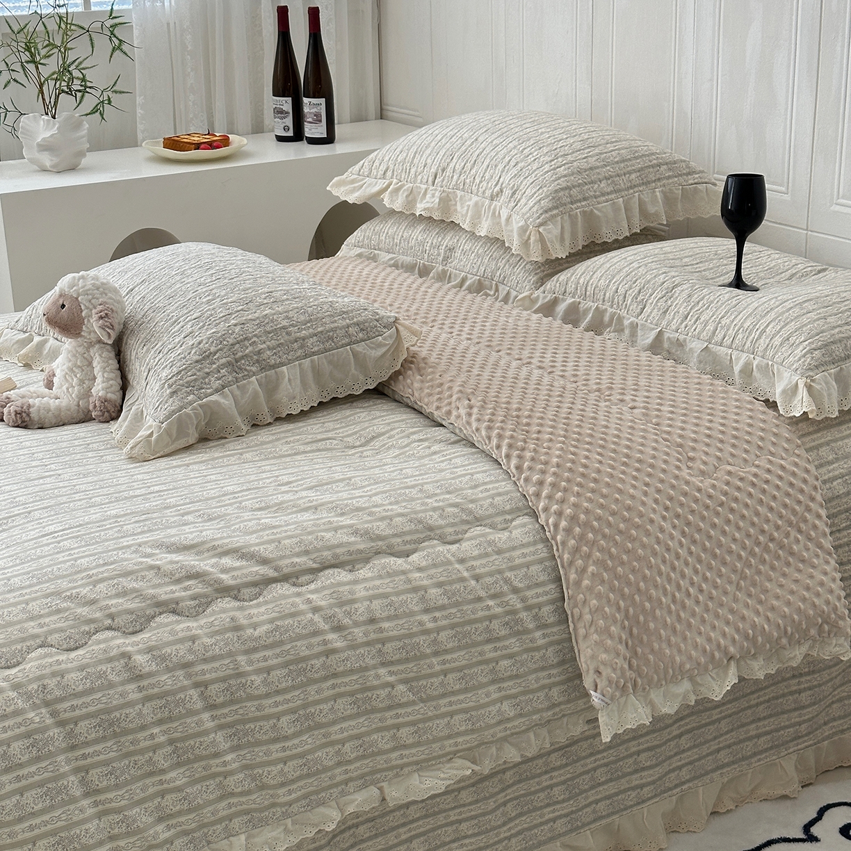 91家纺网 家纺一手货源 找家纺 佰织鑫家居 2025秋冬新品全棉法式床盖款豆豆被四件套 伊甸园