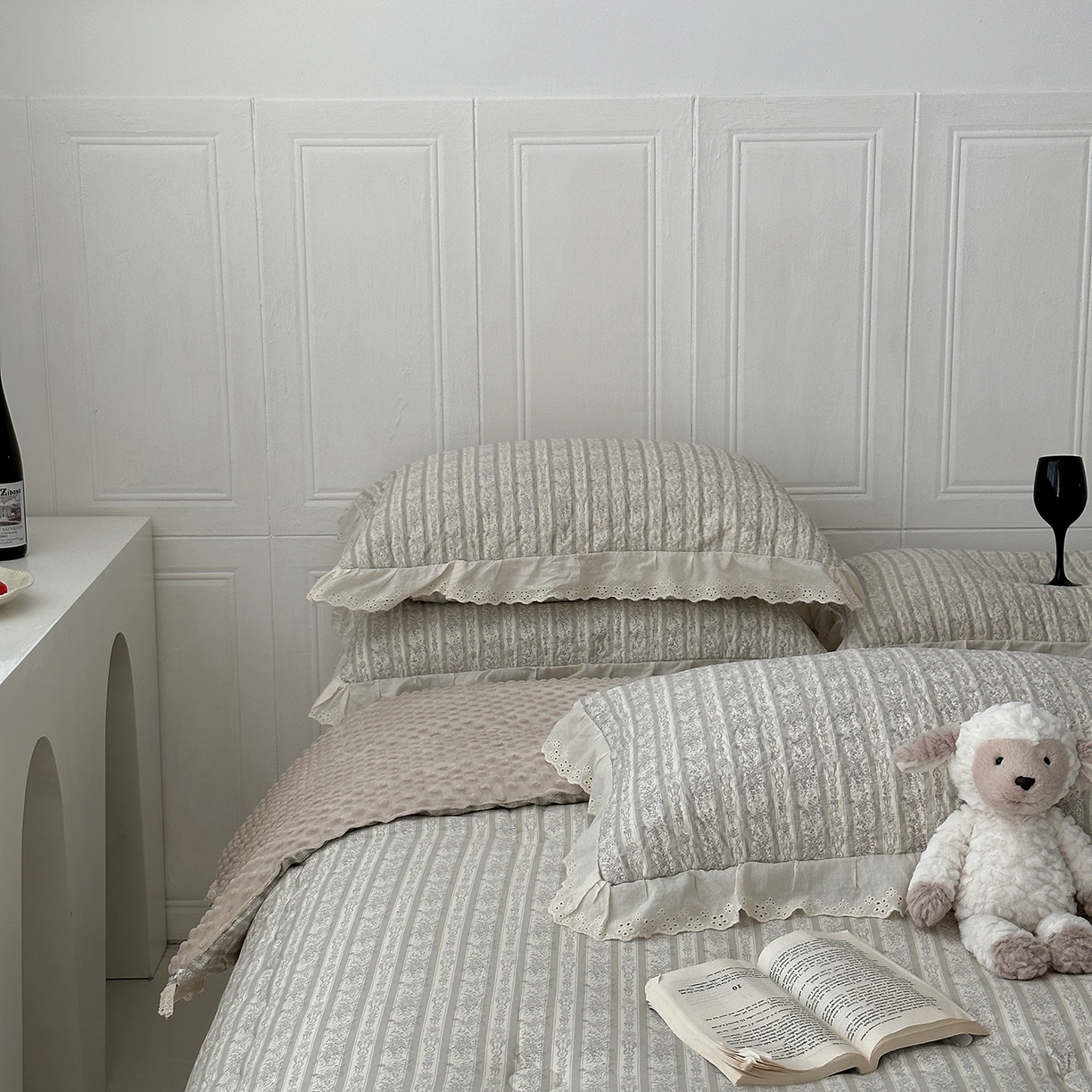 91家纺网 家纺一手货源 找家纺 佰织鑫家居 2025秋冬新品全棉法式床盖款豆豆被四件套 伊甸园