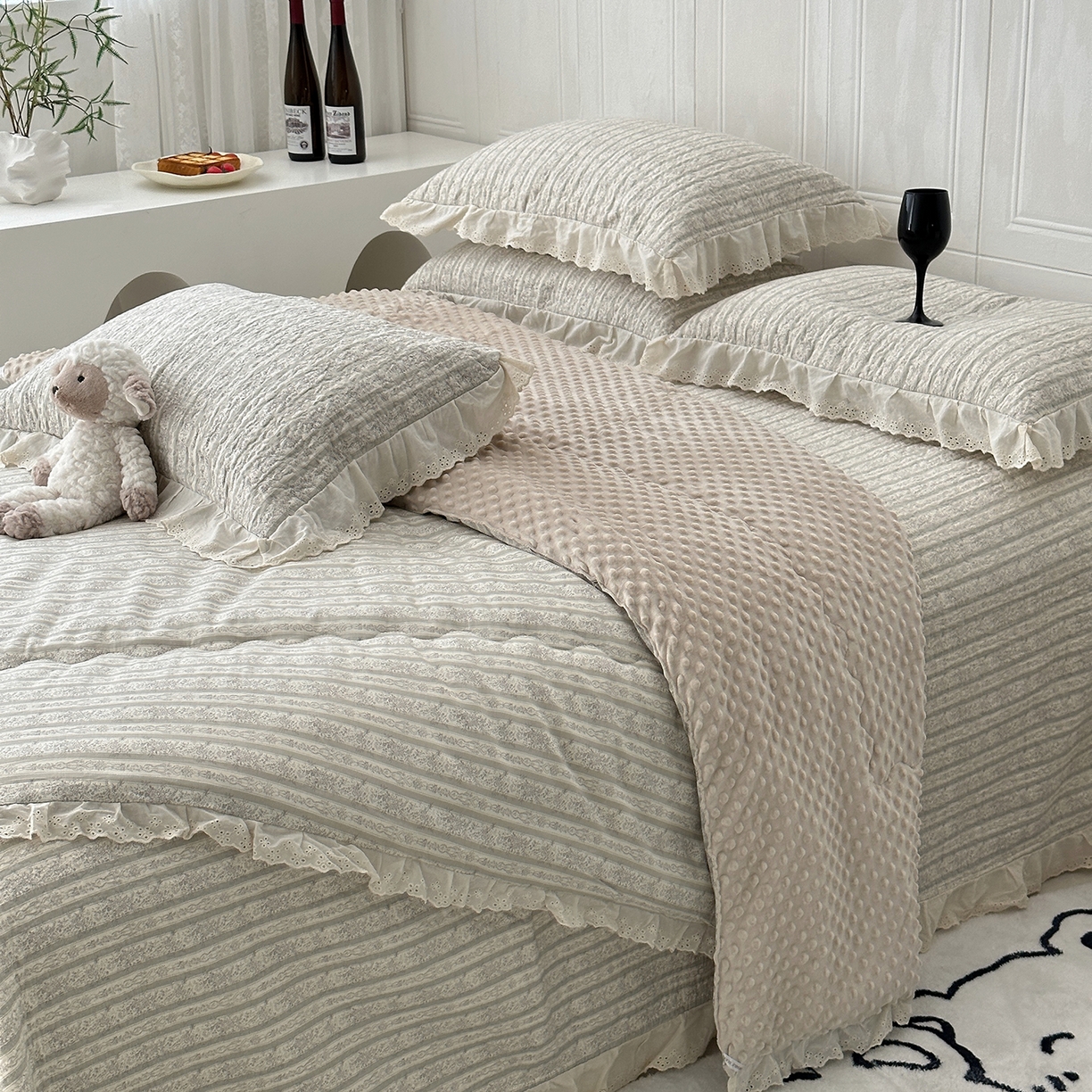 91家纺网 家纺一手货源 找家纺 佰织鑫家居 2025秋冬新品全棉法式床盖款豆豆被四件套 伊甸园