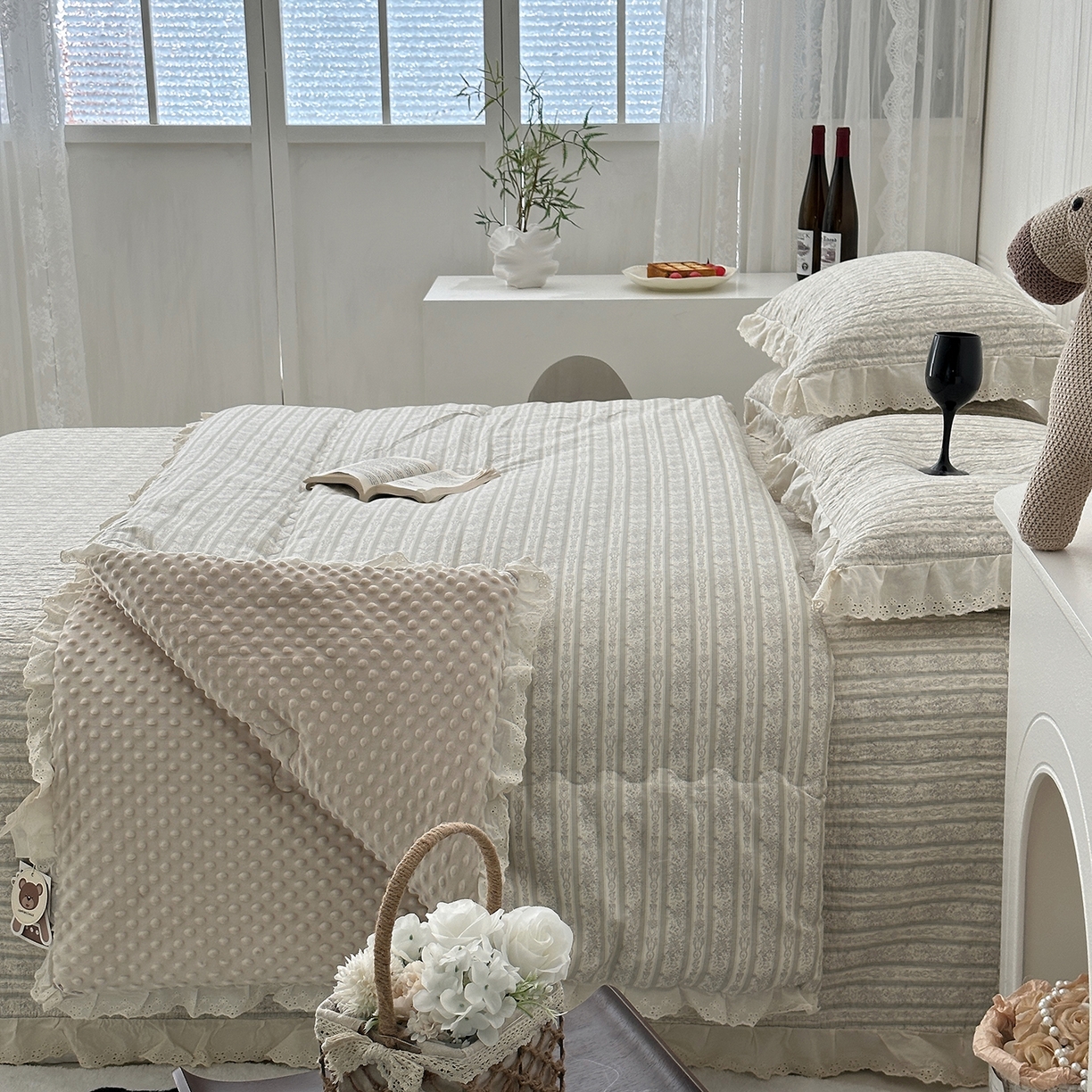 91家纺网 家纺一手货源 找家纺 佰织鑫家居 2025秋冬新品全棉法式床盖款豆豆被四件套 伊甸园