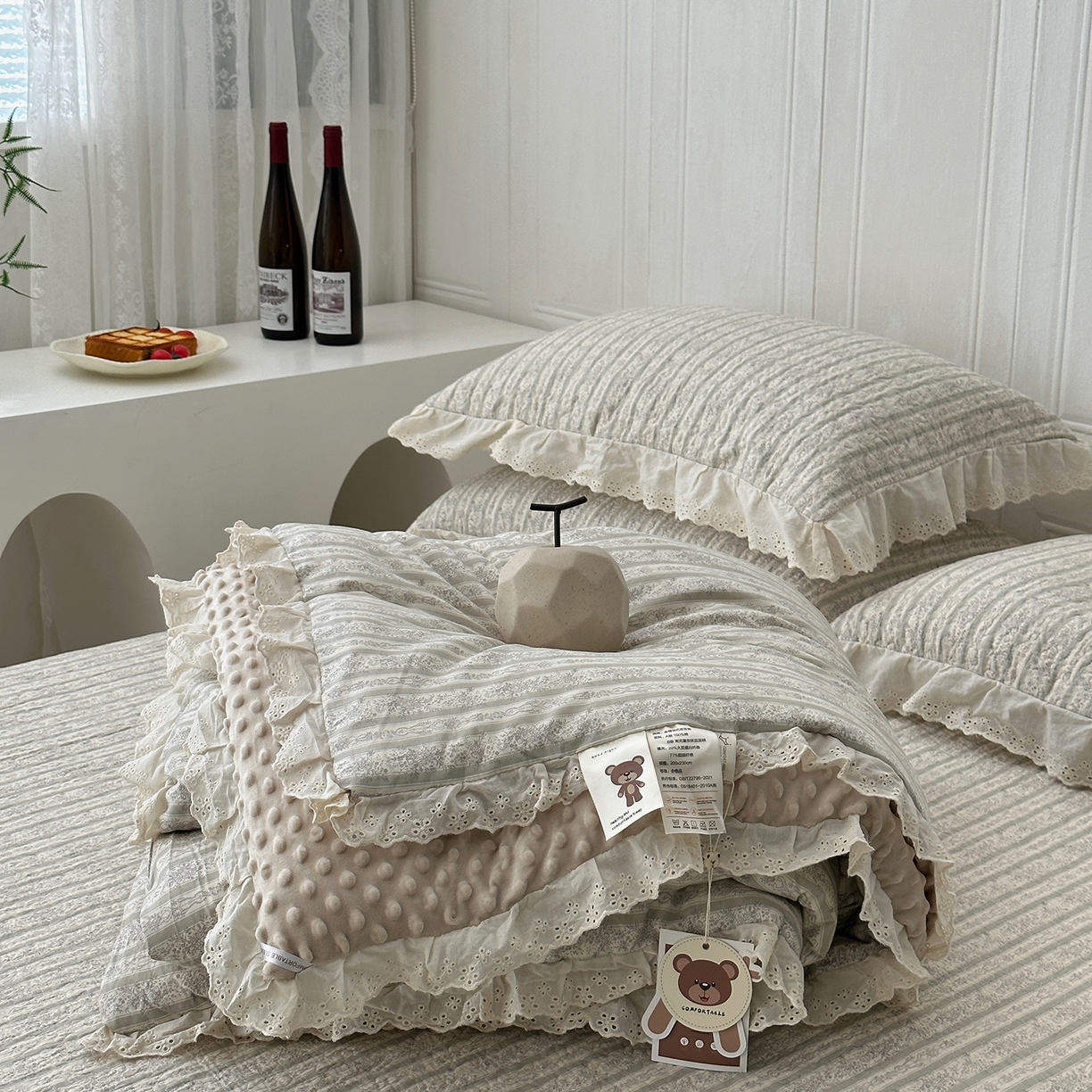 91家纺网 家纺一手货源 找家纺 佰织鑫家居 2025秋冬新品全棉法式床盖款豆豆被四件套 伊甸园