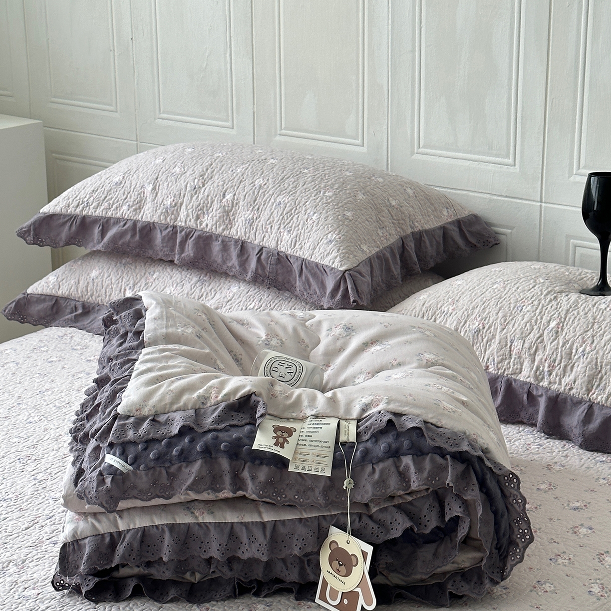 91家纺网 家纺一手货源 找家纺 佰织鑫家居 2025秋冬新品全棉法式床盖款豆豆被四件套 紫苏