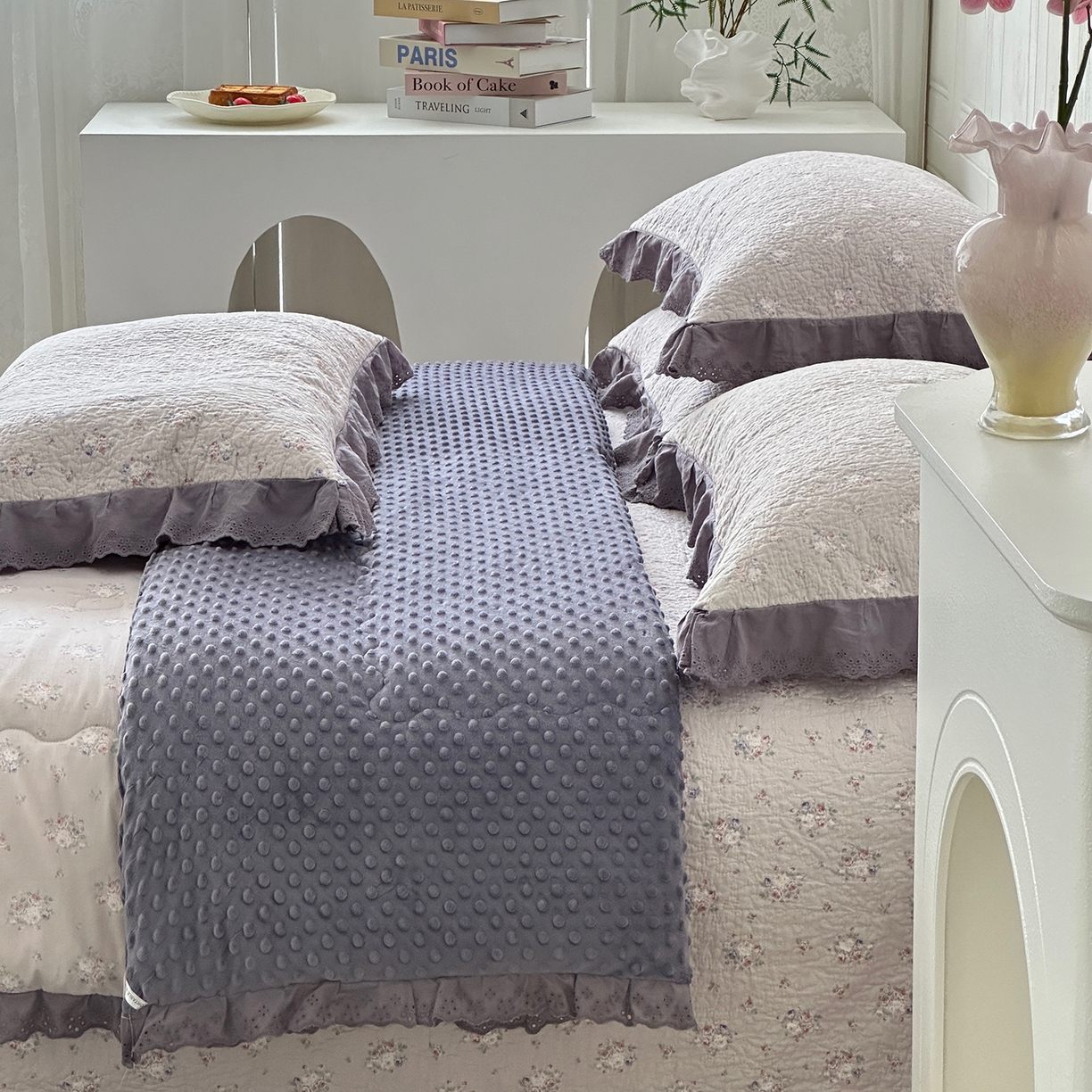 91家纺网 家纺一手货源 找家纺 佰织鑫家居 2025秋冬新品全棉法式床盖款豆豆被四件套 紫苏