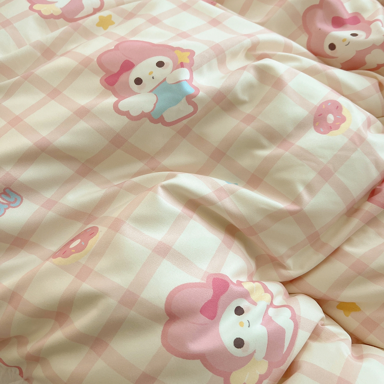 91家纺网 家纺一手货源 找家纺 桃心家居 2025新款A类韩版花边撞色云柔水洗棉加厚牛奶绒少女猫咪棉绒四件套系列 绒花边-粉格天使兔