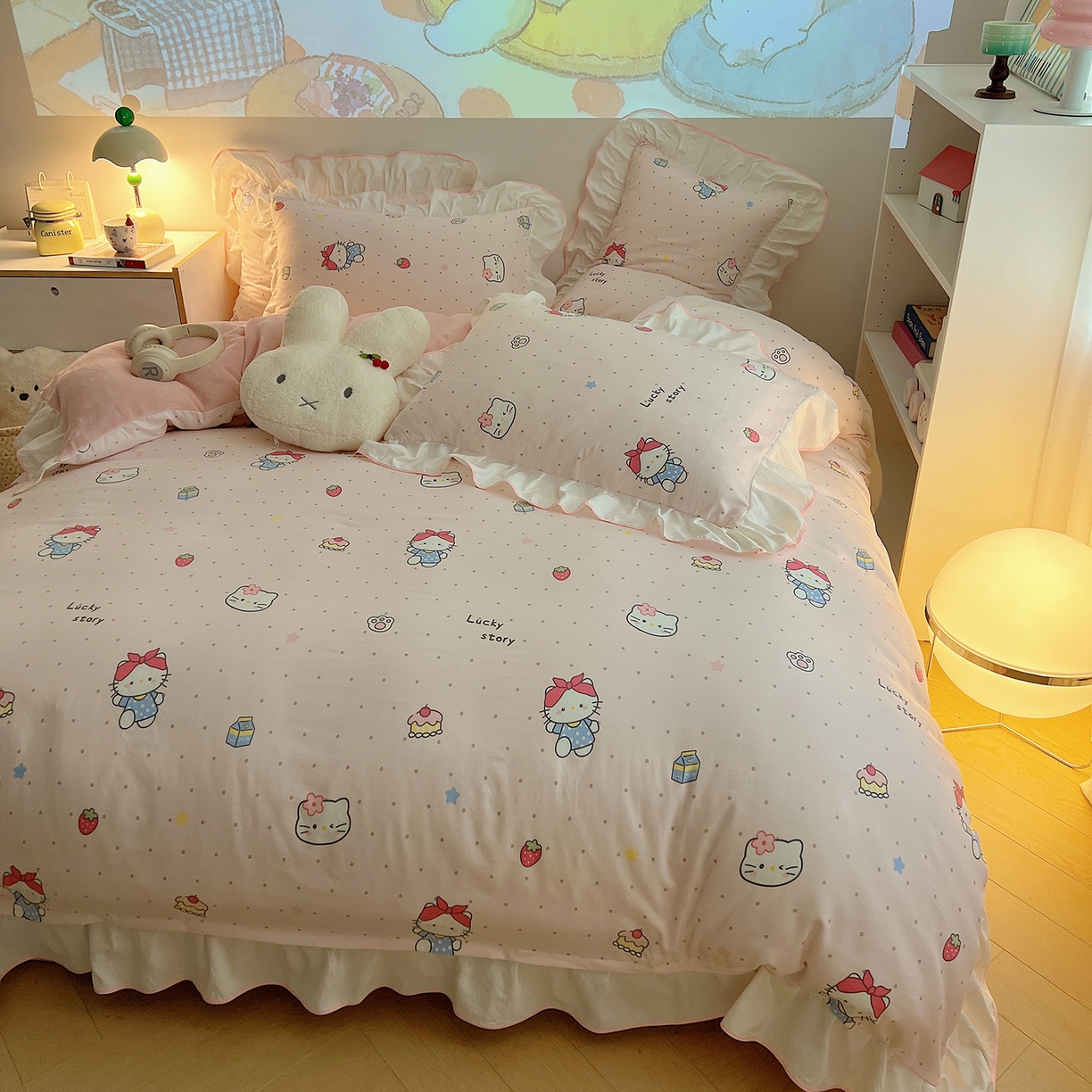 91家纺网 家纺一手货源 找家纺 桃心家居 2025新款A类韩版花边撞色云柔水洗棉加厚牛奶绒少女猫咪棉绒四件套系列 绒花边-甜甜猫咪
