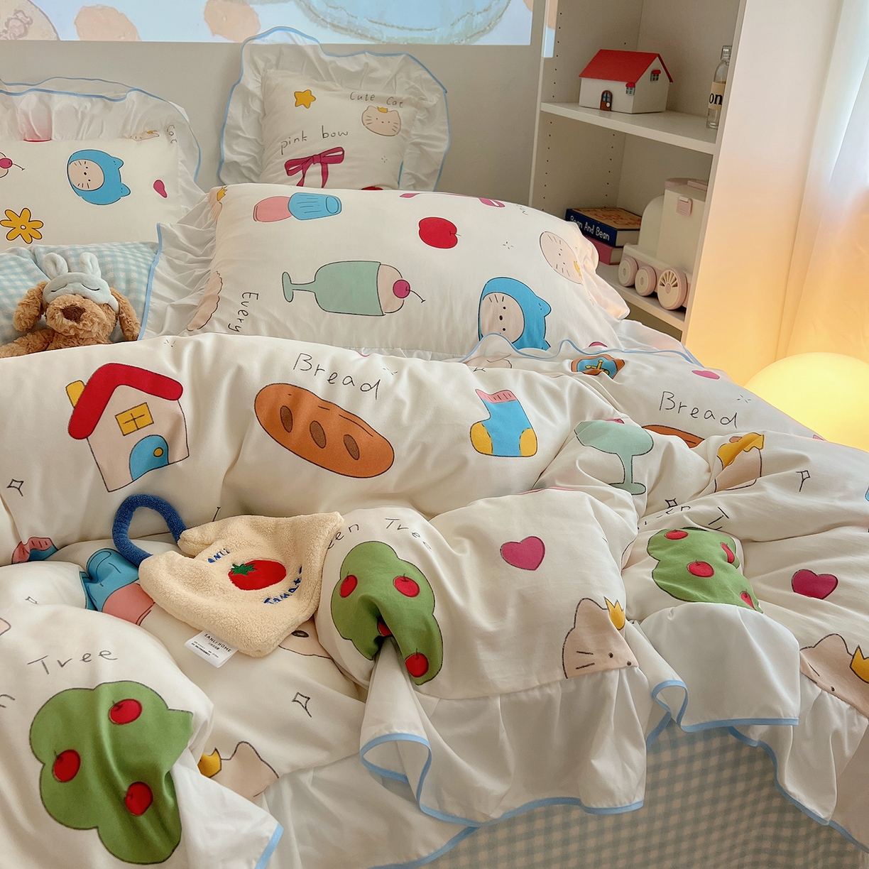 91家纺网 家纺一手货源 找家纺 桃心家居 2025新款A类韩版花边撞色云柔水洗棉加厚牛奶绒少女猫咪棉绒四件套系列 绒花边-蓝蓝日记