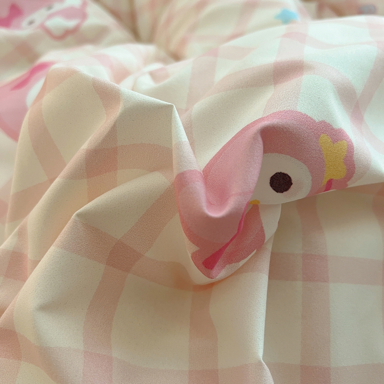 91家纺网 家纺一手货源 找家纺 桃心家居 2025新款A类韩版花边撞色云柔水洗棉加厚牛奶绒少女猫咪棉绒四件套系列 绒花边-粉格天使兔