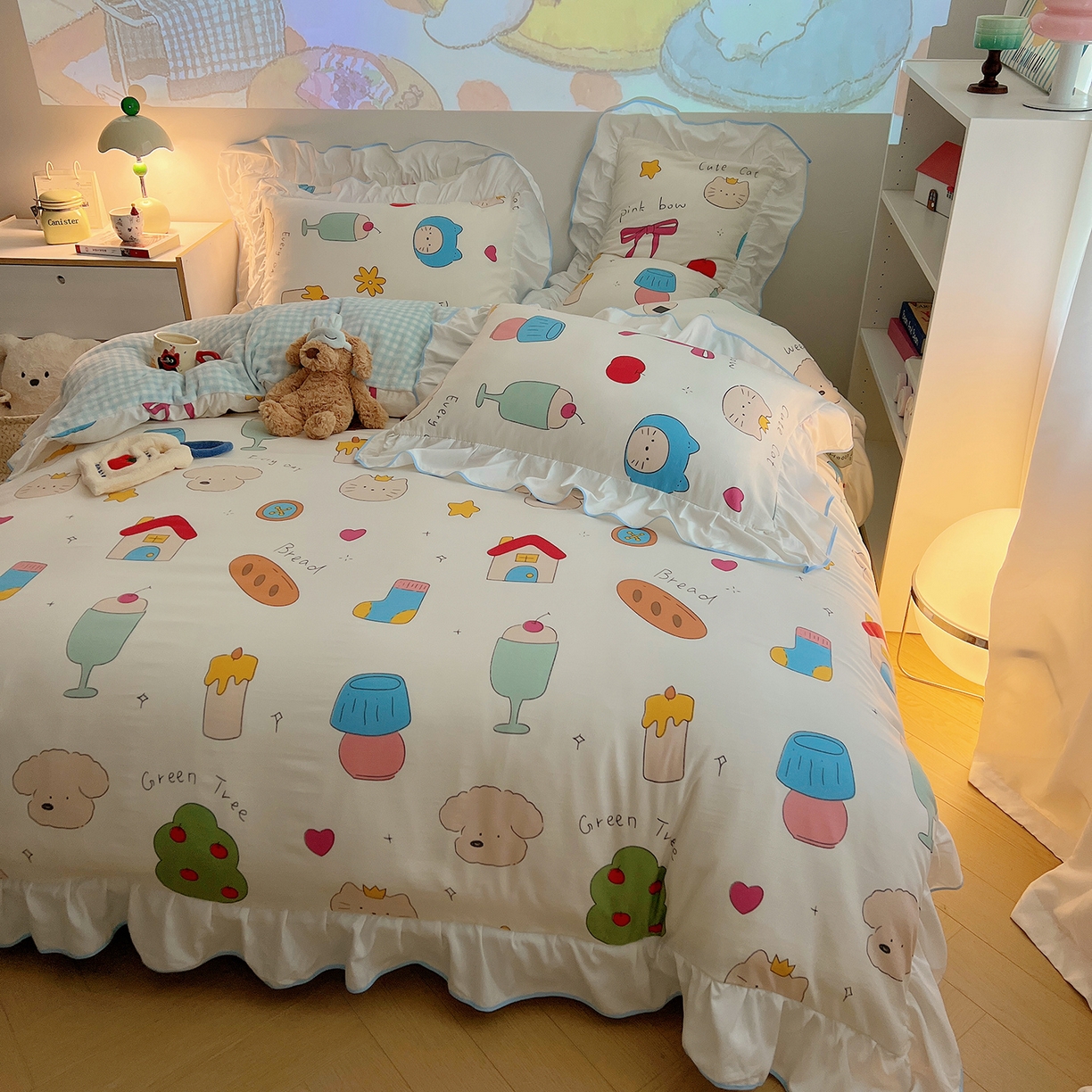 91家纺网 家纺一手货源 找家纺 桃心家居 2025新款A类韩版花边撞色云柔水洗棉加厚牛奶绒少女猫咪棉绒四件套系列 绒花边-蓝蓝日记