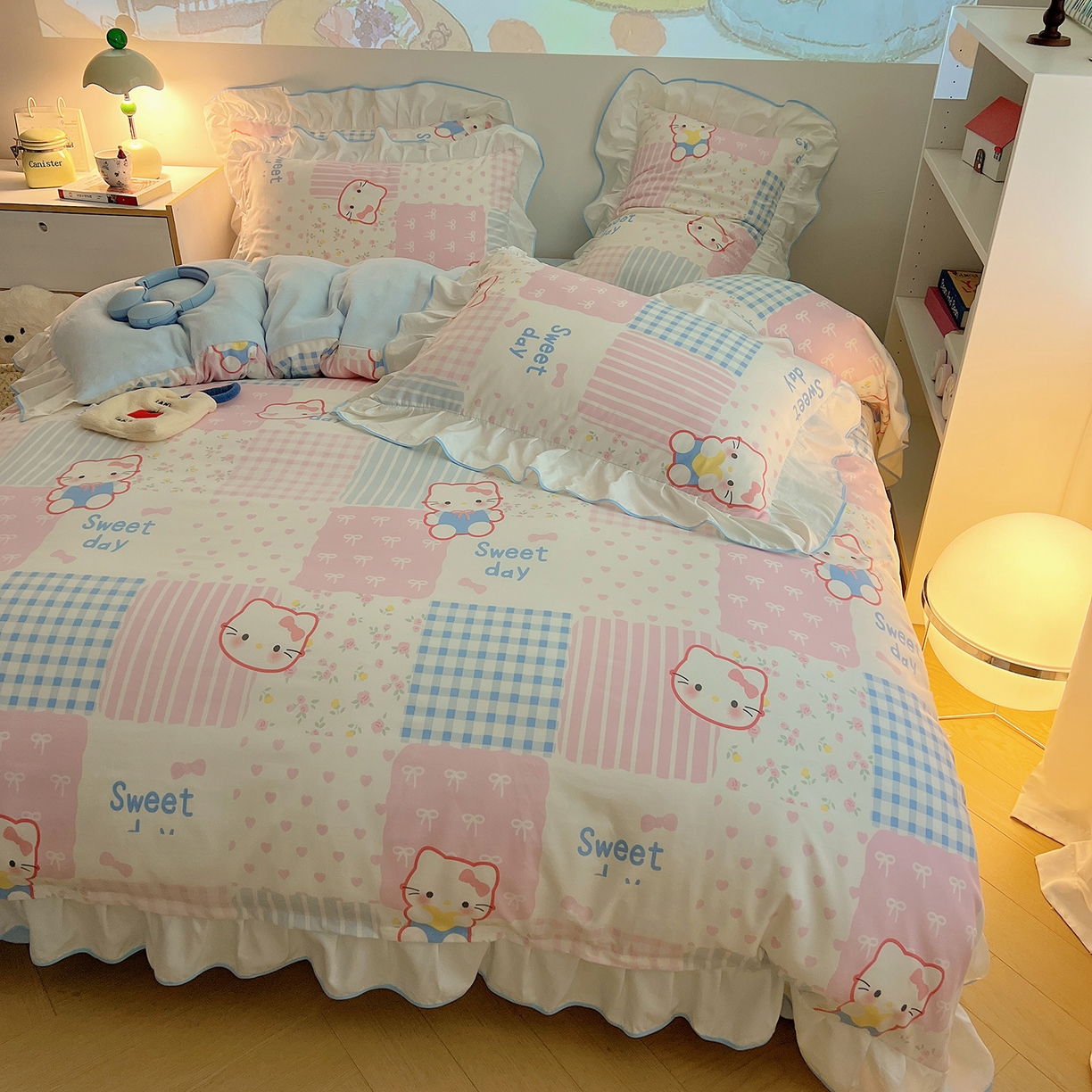 91家纺网 家纺一手货源 找家纺 桃心家居 2025新款A类韩版花边撞色云柔水洗棉加厚牛奶绒少女猫咪棉绒四件套系列 绒花边-花甜小猫