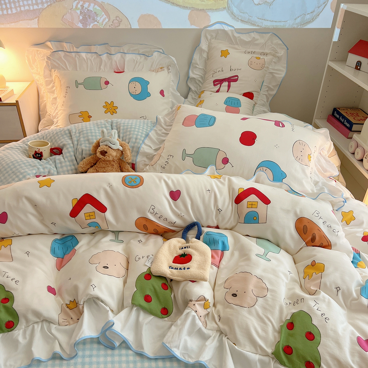 91家纺网 家纺一手货源 找家纺 桃心家居 2025新款A类韩版花边撞色云柔水洗棉加厚牛奶绒少女猫咪棉绒四件套系列 绒花边-蓝蓝日记