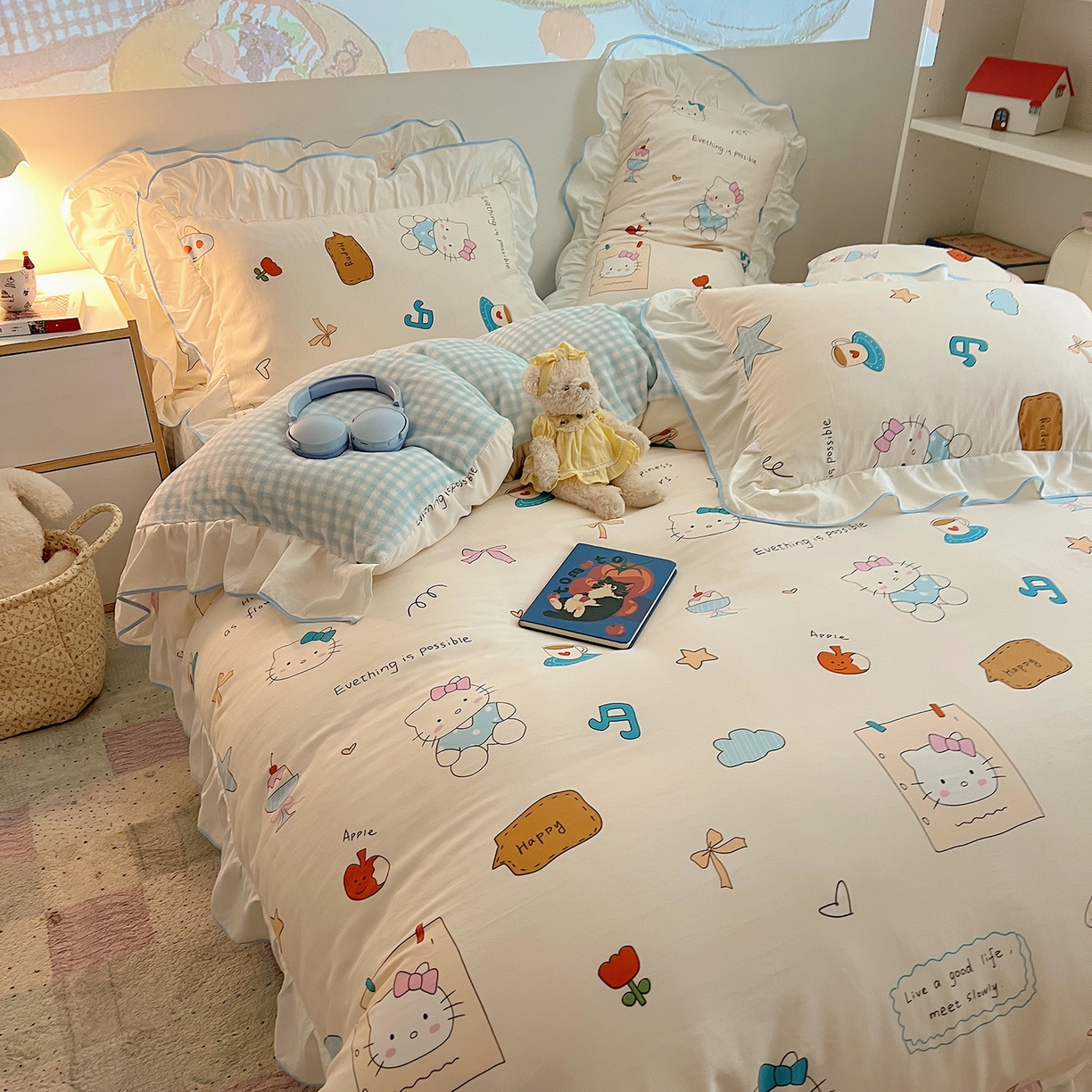 91家纺网 家纺一手货源 找家纺 桃心家居 2025新款A类韩版花边撞色云柔水洗棉加厚牛奶绒少女猫咪棉绒四件套系列 绒花边-猫咪时光