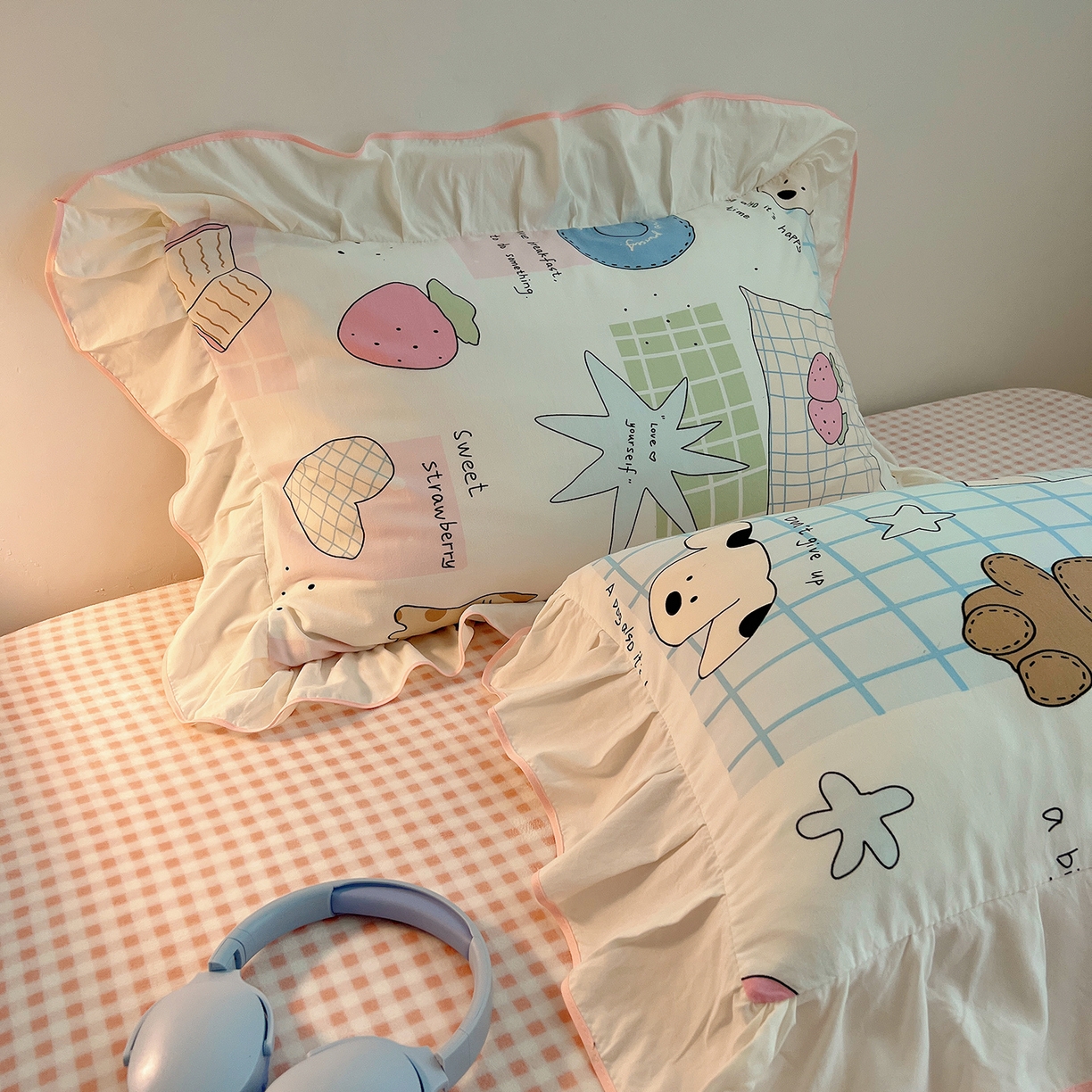 91家纺网 家纺一手货源 找家纺 桃心家居 2025新款A类韩版花边撞色云柔水洗棉加厚牛奶绒少女猫咪棉绒四件套系列 绒花边-少女卡哇伊