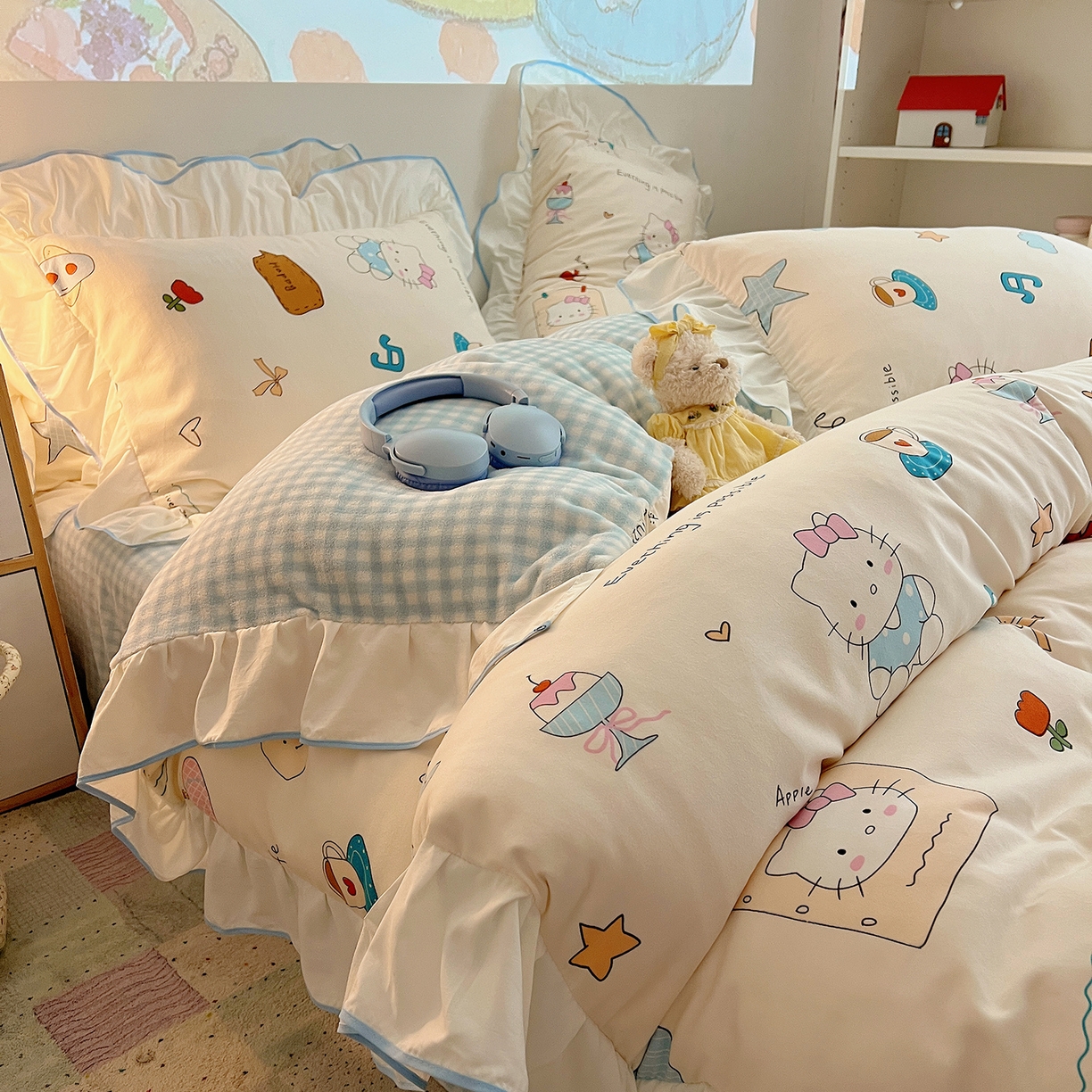 91家纺网 家纺一手货源 找家纺 桃心家居 2025新款A类韩版花边撞色云柔水洗棉加厚牛奶绒少女猫咪棉绒四件套系列 绒花边-猫咪时光