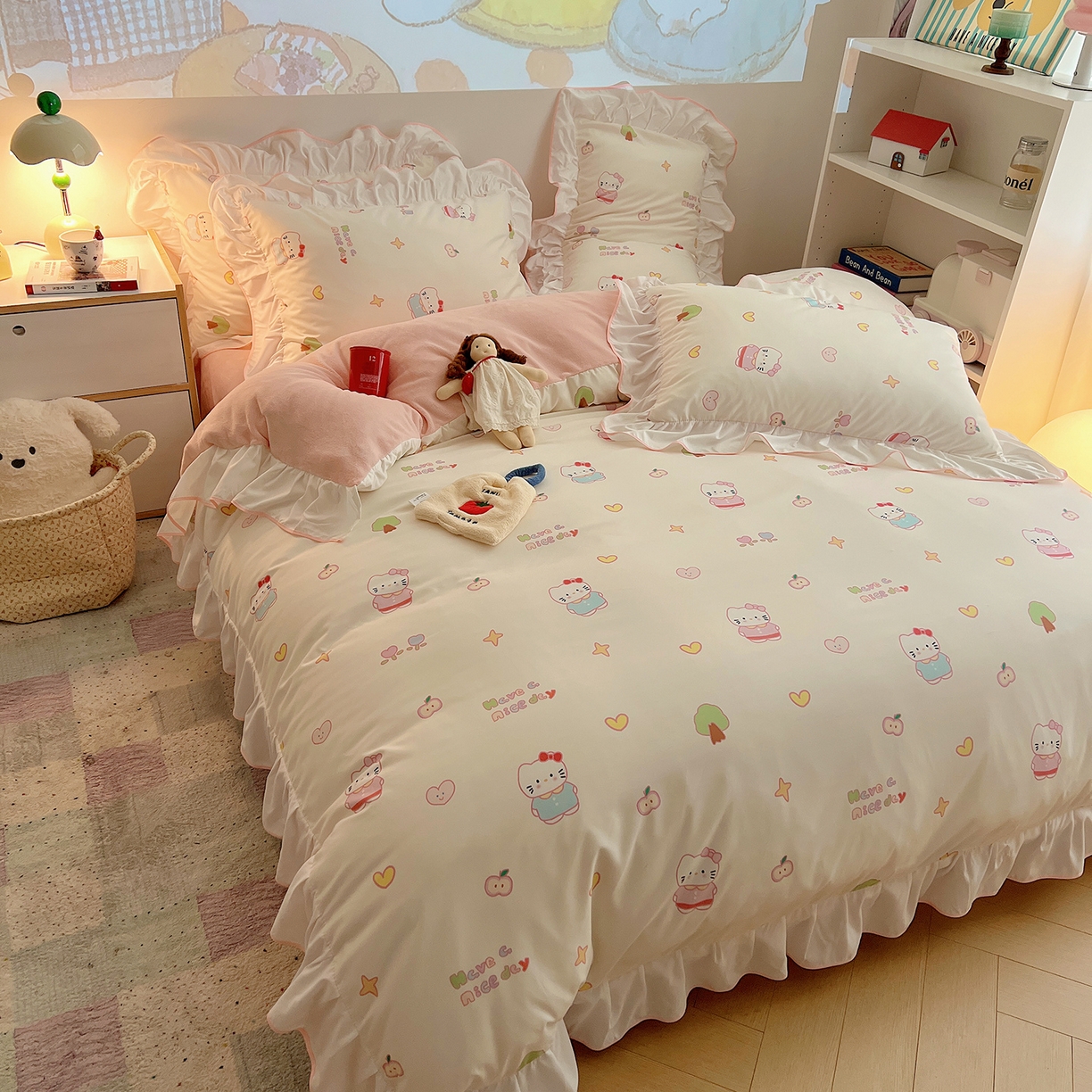 91家纺网 家纺一手货源 找家纺 桃心家居 2025新款A类韩版花边撞色云柔水洗棉加厚牛奶绒少女猫咪棉绒四件套系列 绒花边-奶油猫猫