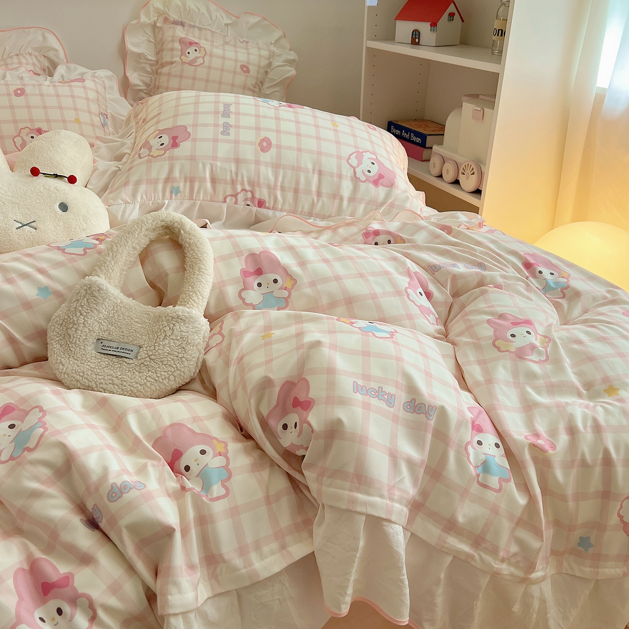 91家纺网 家纺一手货源 找家纺 桃心家居 2025新款A类韩版花边撞色云柔水洗棉加厚牛奶绒少女猫咪棉绒四件套系列 绒花边-粉格天使兔