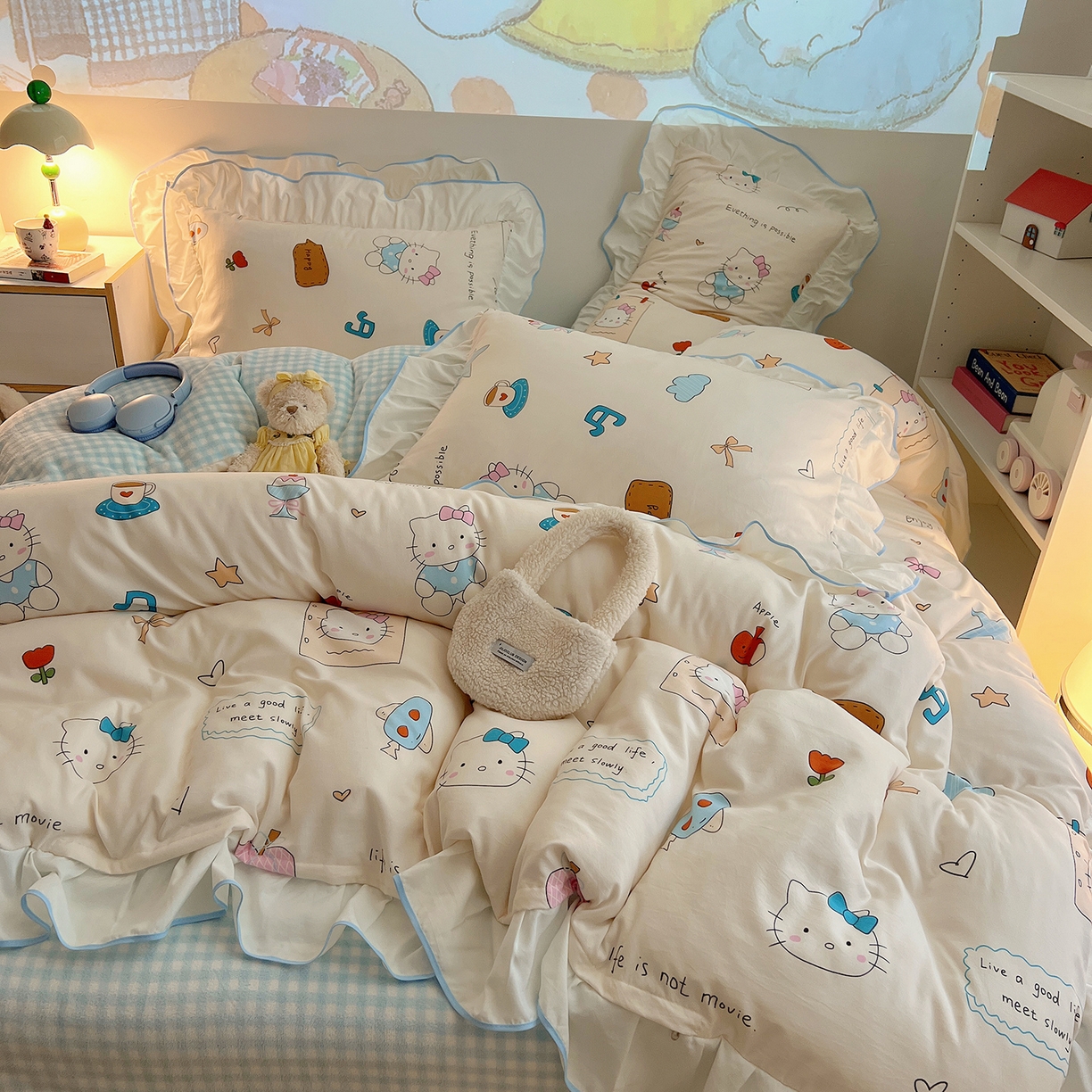 91家纺网 家纺一手货源 找家纺 桃心家居 2025新款A类韩版花边撞色云柔水洗棉加厚牛奶绒少女猫咪棉绒四件套系列 绒花边-猫咪时光