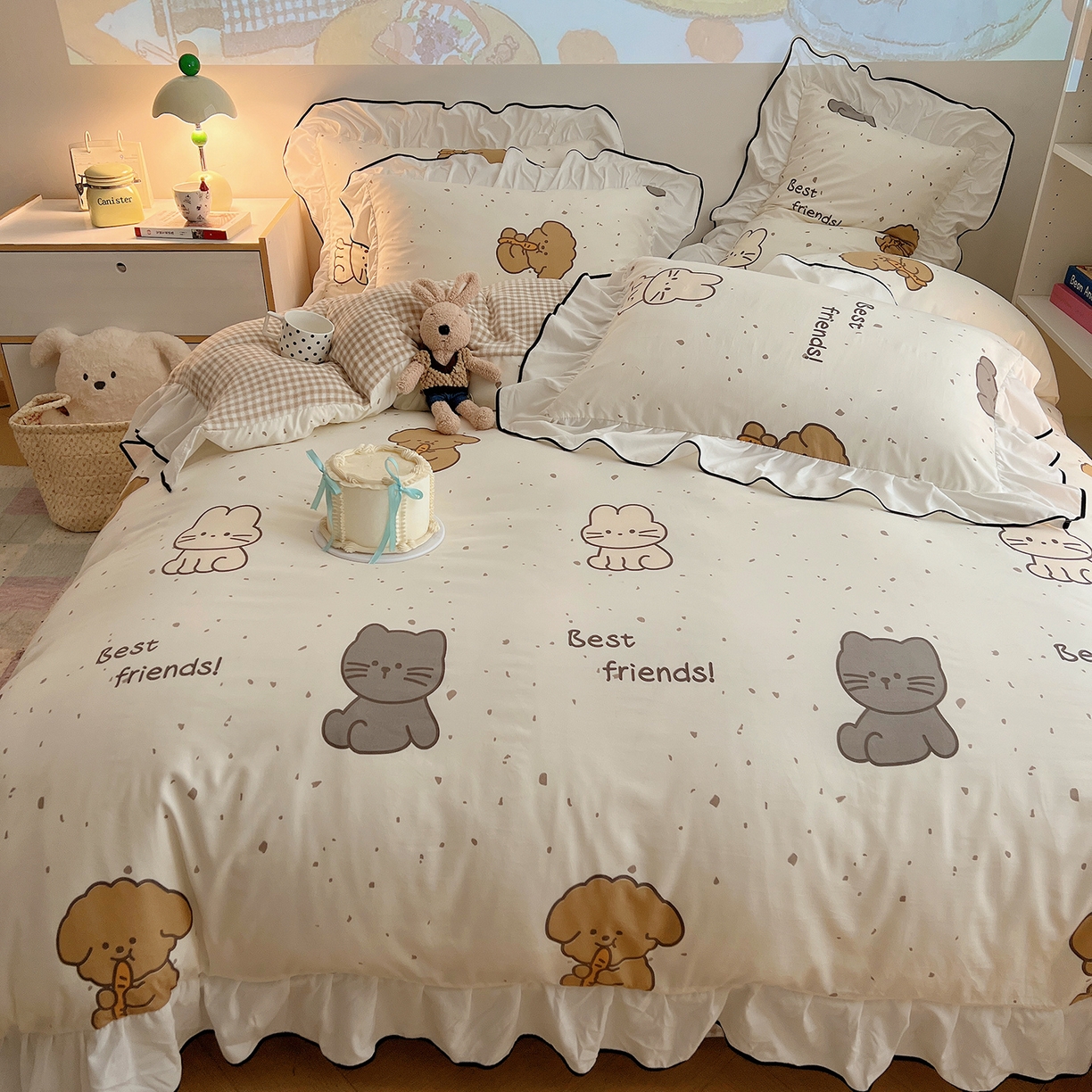 91家纺网 家纺一手货源 找家纺 桃心家居 2025新款A类韩版花边撞色云柔水洗棉加厚牛奶绒少女猫咪棉绒四件套系列 绒花边-快乐时光