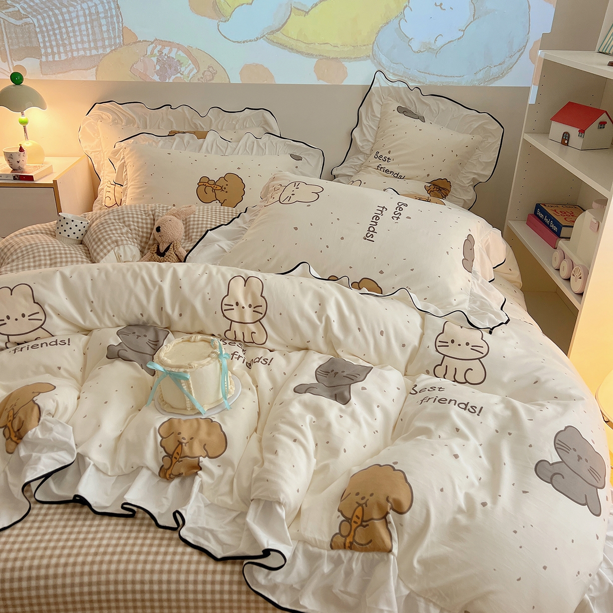 91家纺网 家纺一手货源 找家纺 桃心家居 2025新款A类韩版花边撞色云柔水洗棉加厚牛奶绒少女猫咪棉绒四件套系列 绒花边-快乐时光