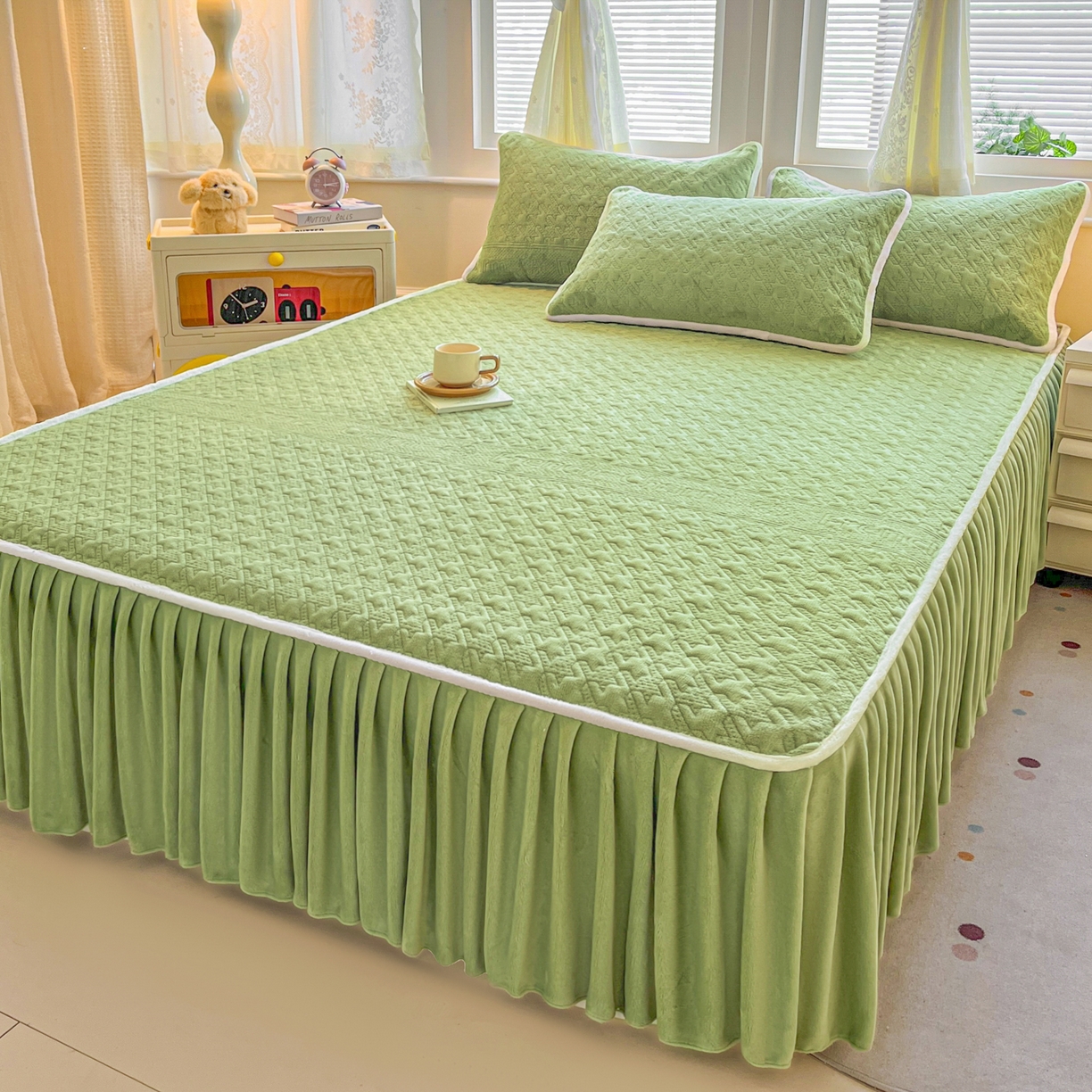 卡伦家纺 2025新款抗菌雕花牛奶绒千鸟格夹棉床裙系列 千鸟格床笠-绿