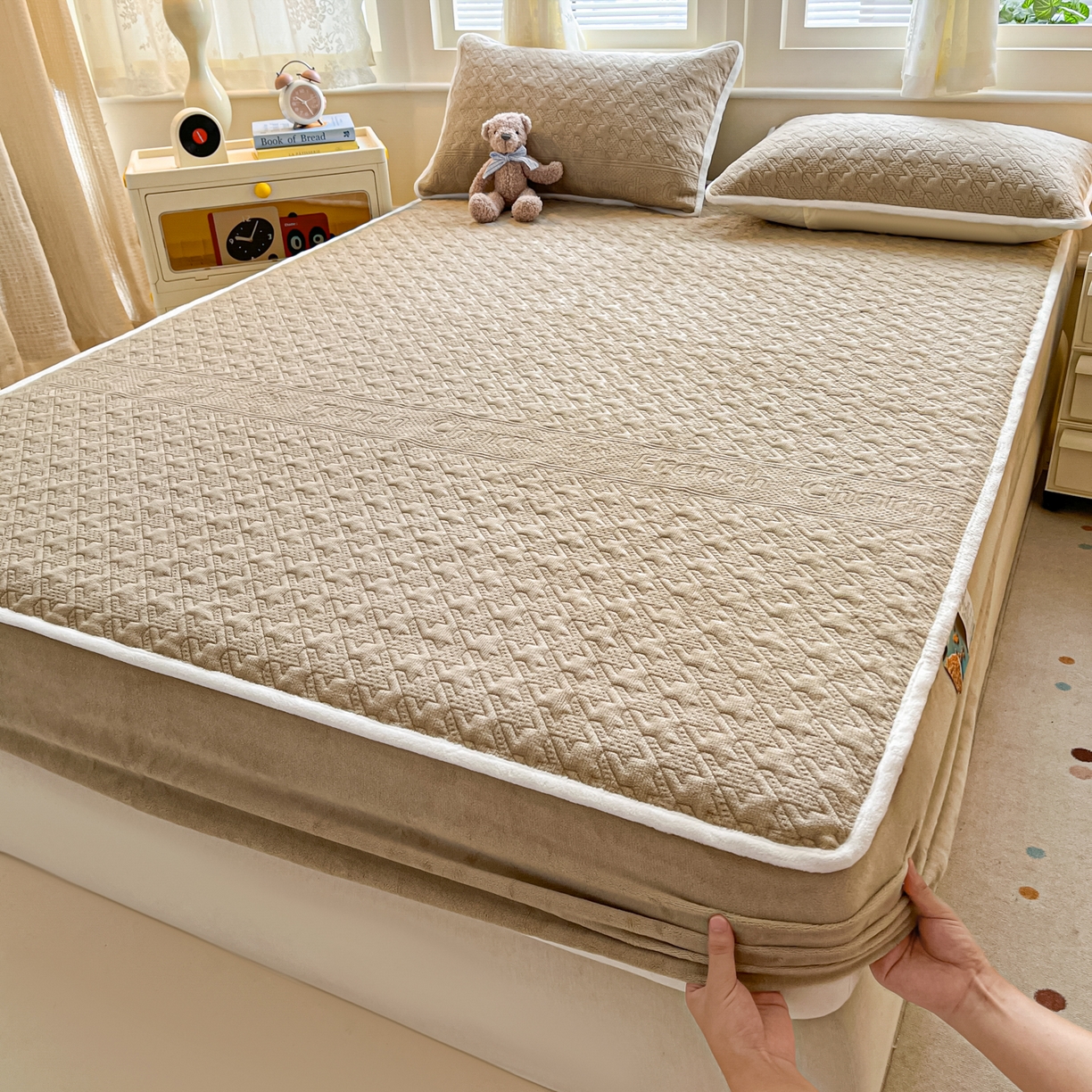 卡伦家纺 2025新款抗菌雕花牛奶绒千鸟格夹棉床笠系列 千鸟格床笠-咖