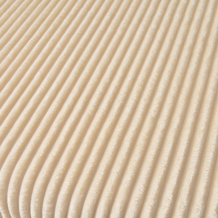 91家纺网 家纺一手货源 找家纺 圣靓 2025新款高克重牛奶绒抽条毛毯 奶白