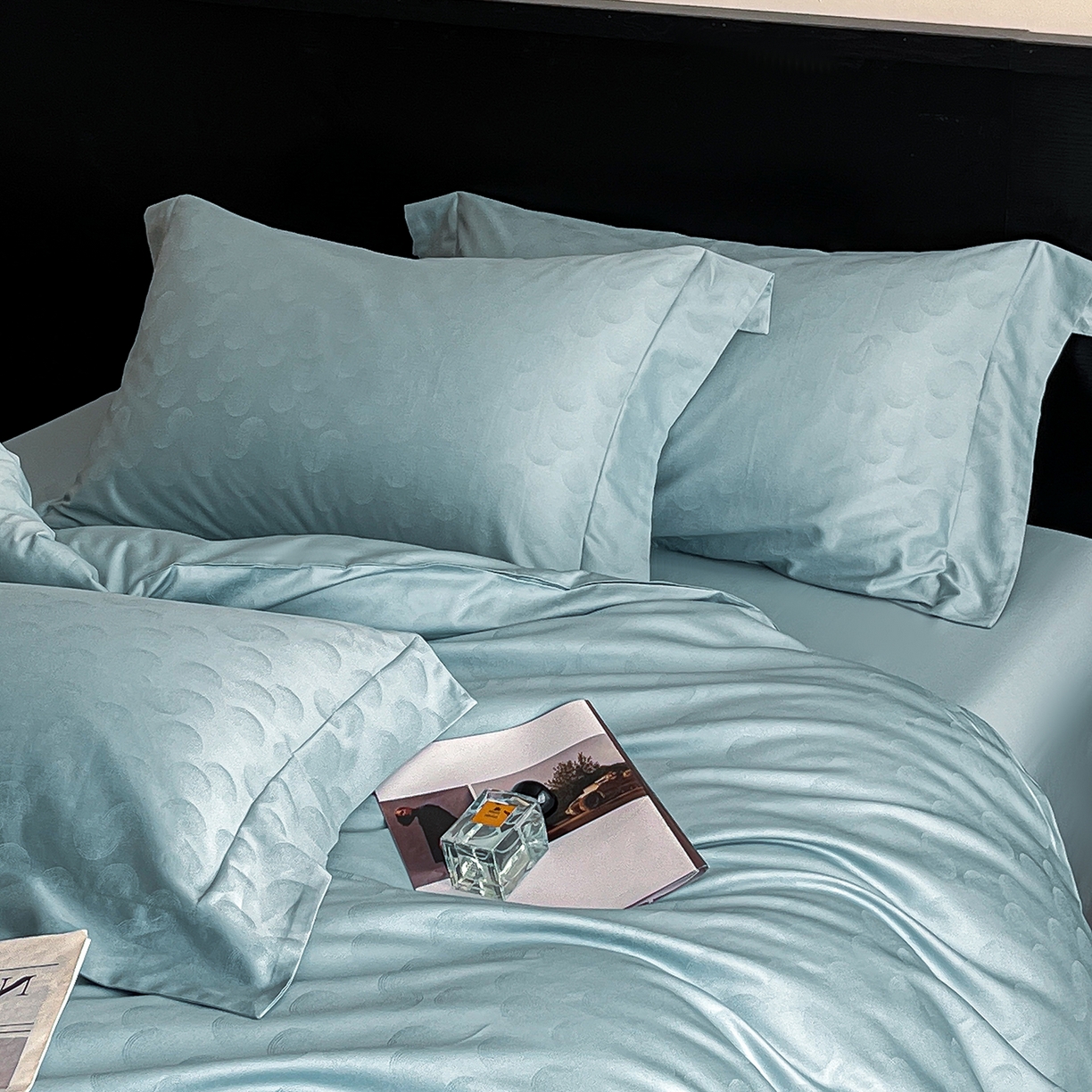 91家纺网 家纺一手货源 找家纺 舒慕家纺 2025新款100支长绒棉提花四件套系列 欢乐颂