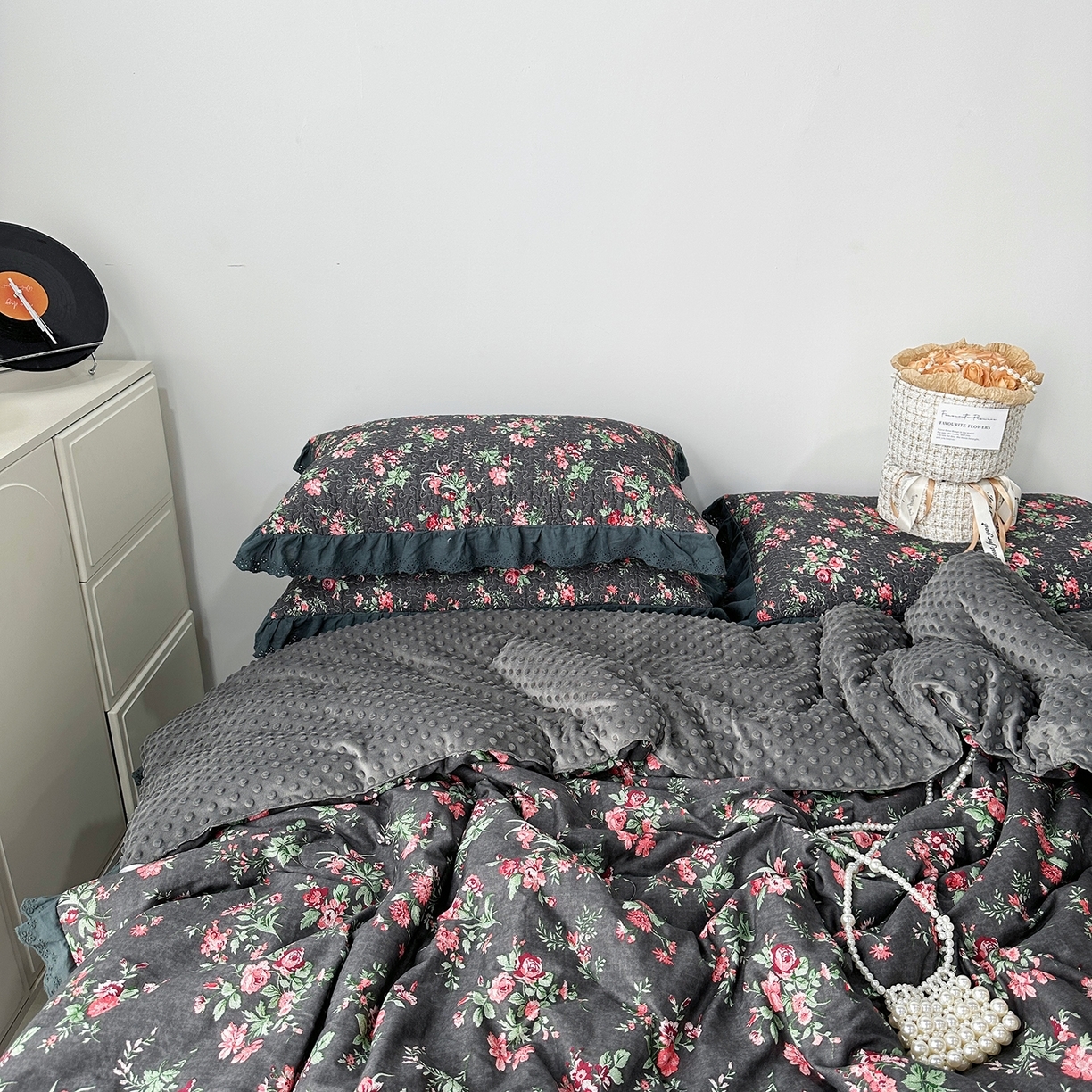 91家纺网 家纺一手货源 找家纺 （总）佰织鑫家居 2025秋冬新品全棉法式床盖款豆豆被四件套