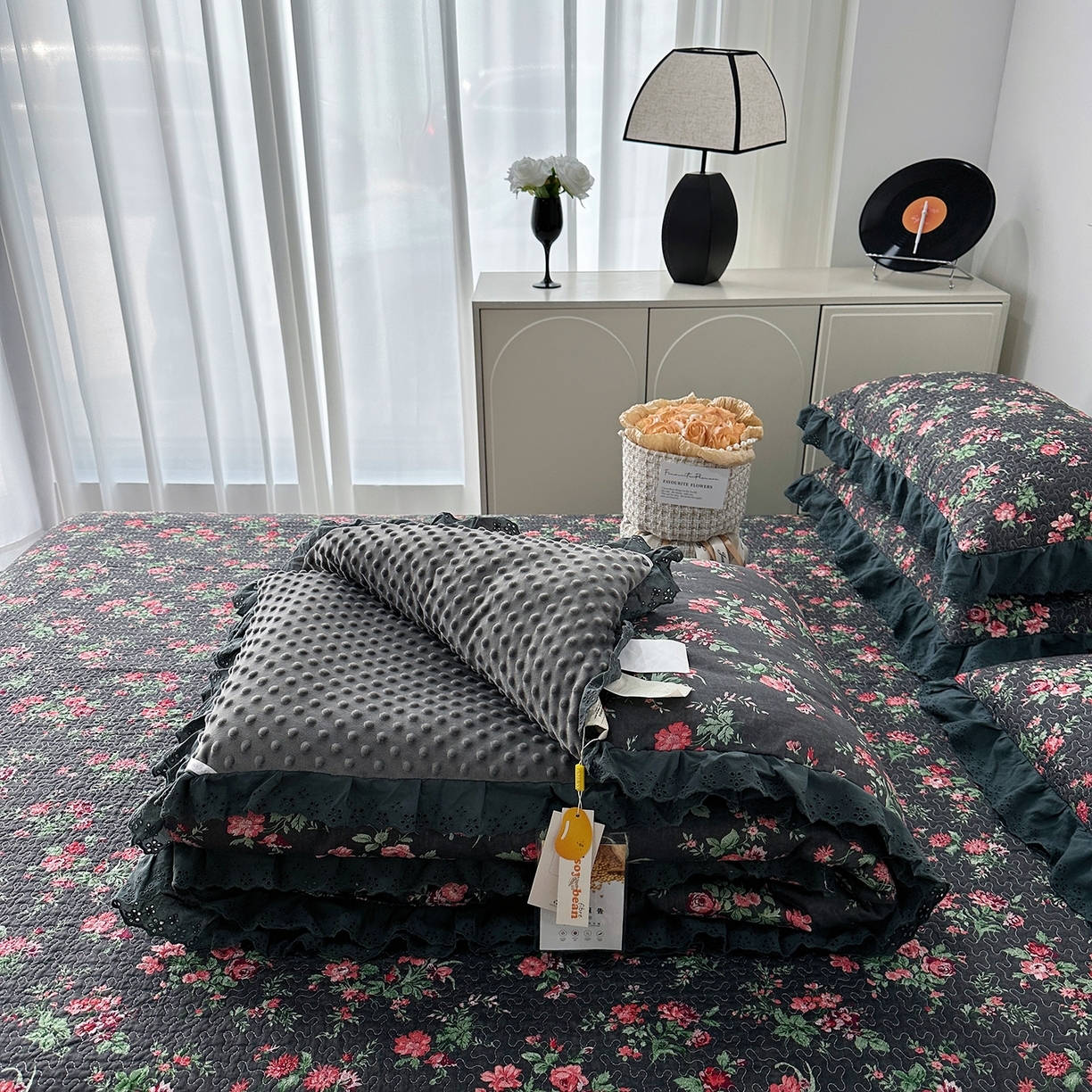 91家纺网 家纺一手货源 找家纺 （总）佰织鑫家居 2025秋冬新品全棉法式床盖款豆豆被四件套