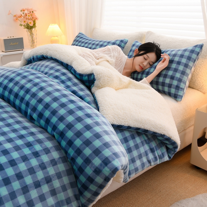 91家纺网 家纺一手货源 找家纺 圣靓 2025新款暖心牛奶绒羊羔绒冬被被子被芯 蓝调