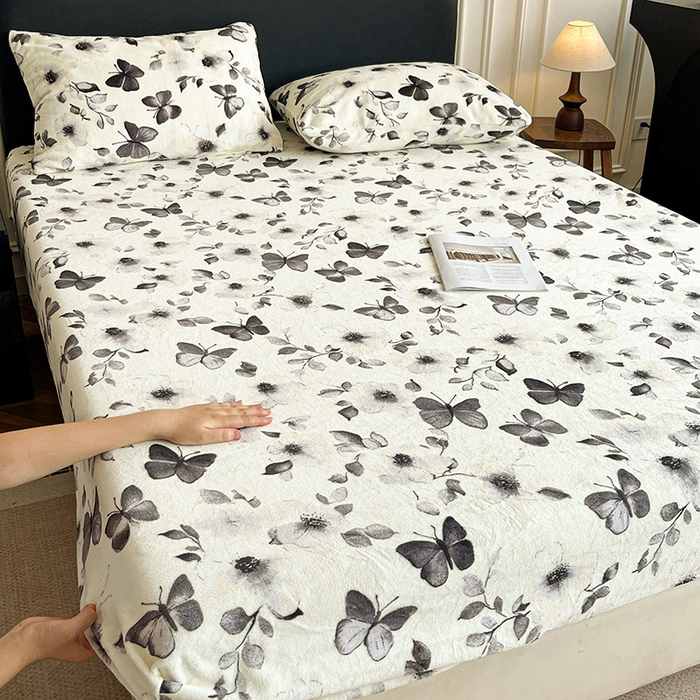 91家纺网 家纺一手货源 找家纺 朵朵家纺 2025新款加厚牛奶绒印花单床笠单品学生宿舍床垫保护套 床笠（床垫保护套可定制尺寸 ） 月光蝴蝶