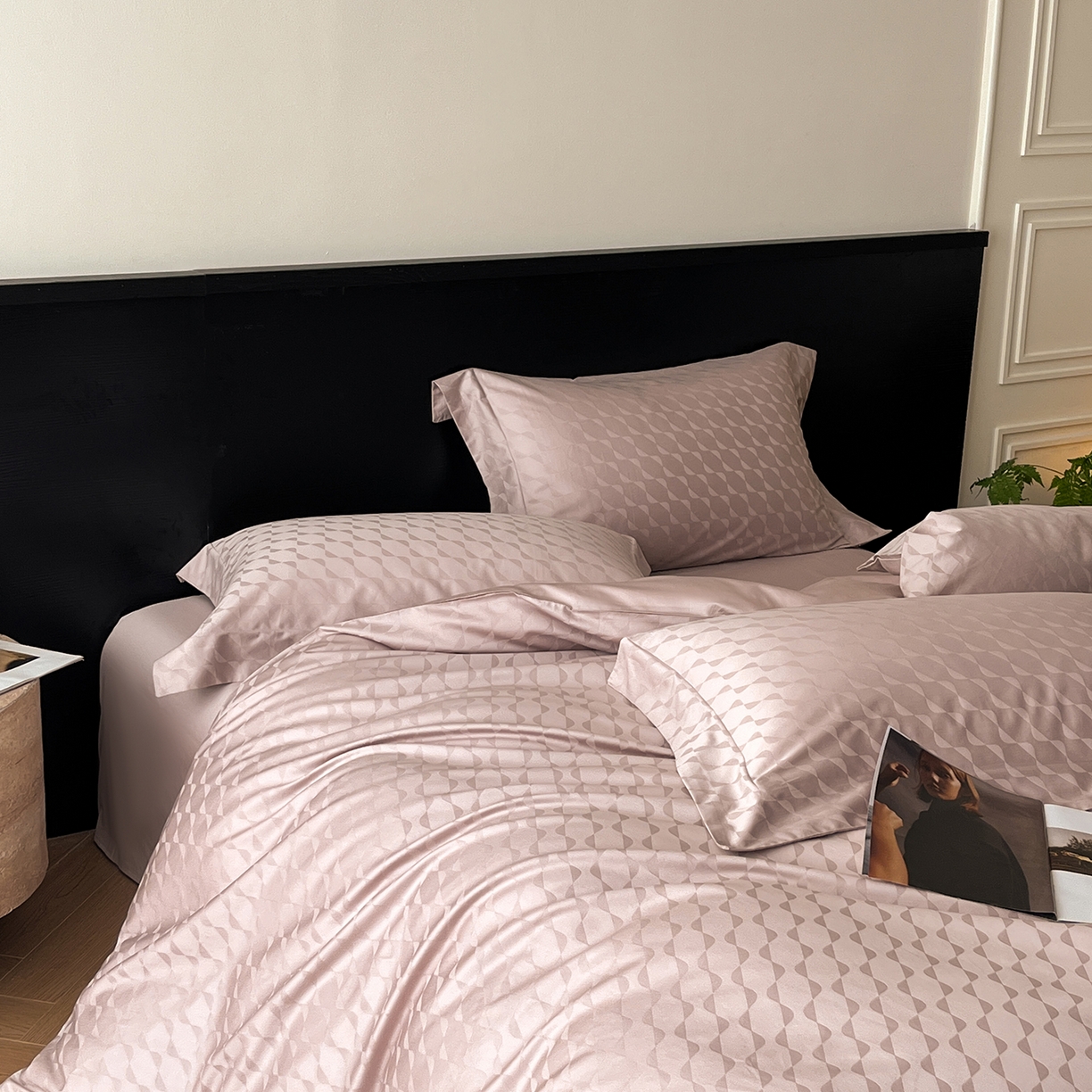 91家纺网 家纺一手货源 找家纺 舒慕家纺 2025新款100支长绒棉提花四件套系列 瑞彩流光