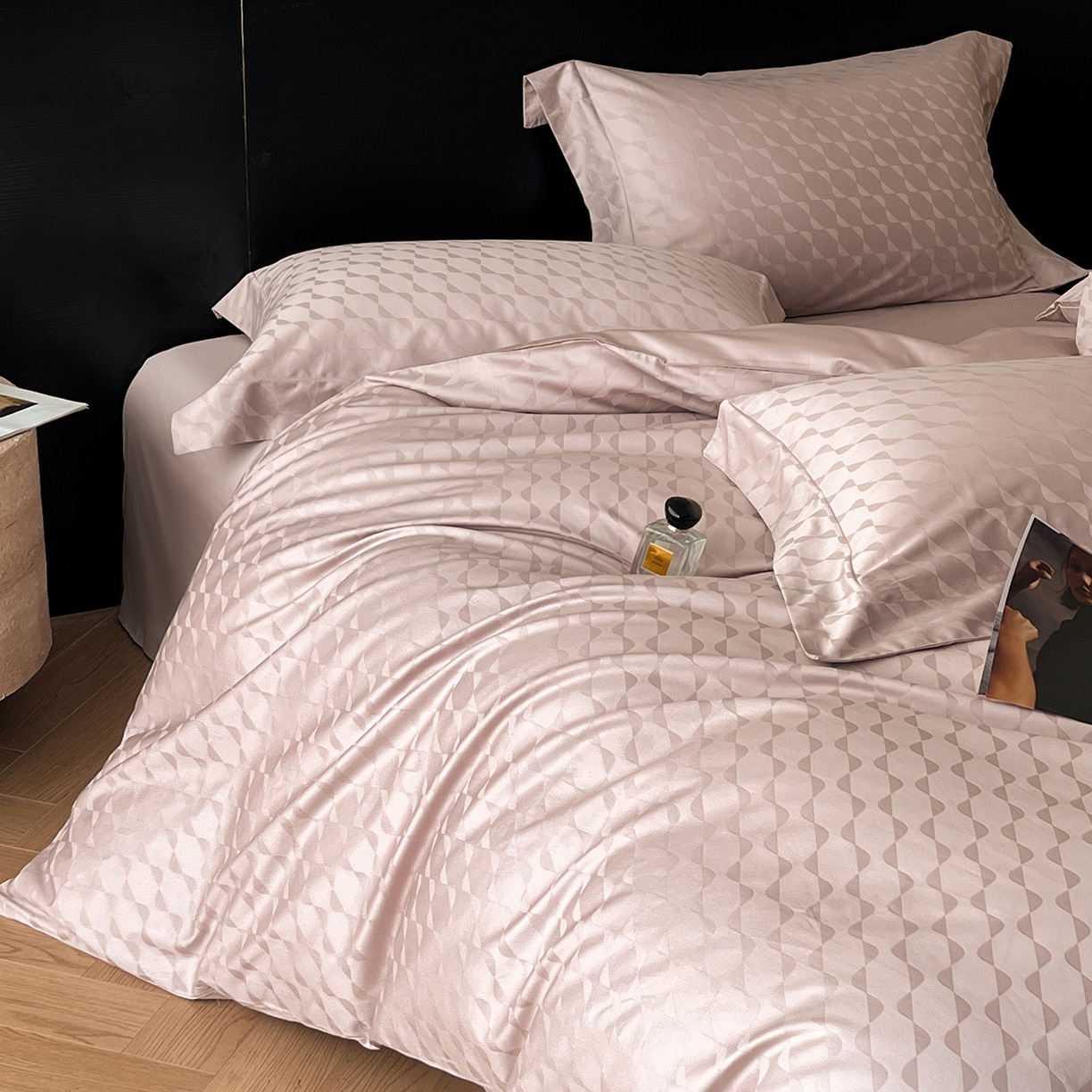 91家纺网 家纺一手货源 找家纺 舒慕家纺 2025新款100支长绒棉提花四件套系列 瑞彩流光