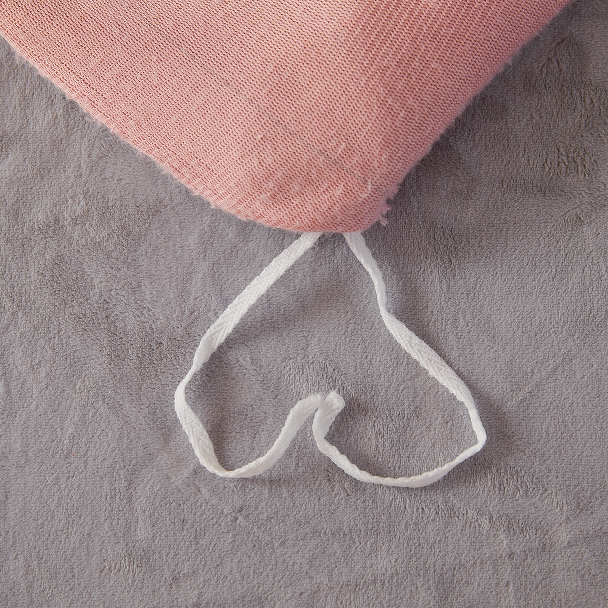 91家纺网 家纺一手货源 找家纺 悦织语 2025秋冬新品高克重加厚牛奶绒斜条宽边纯色双拼四件套 纯色宽边-浅豆沙