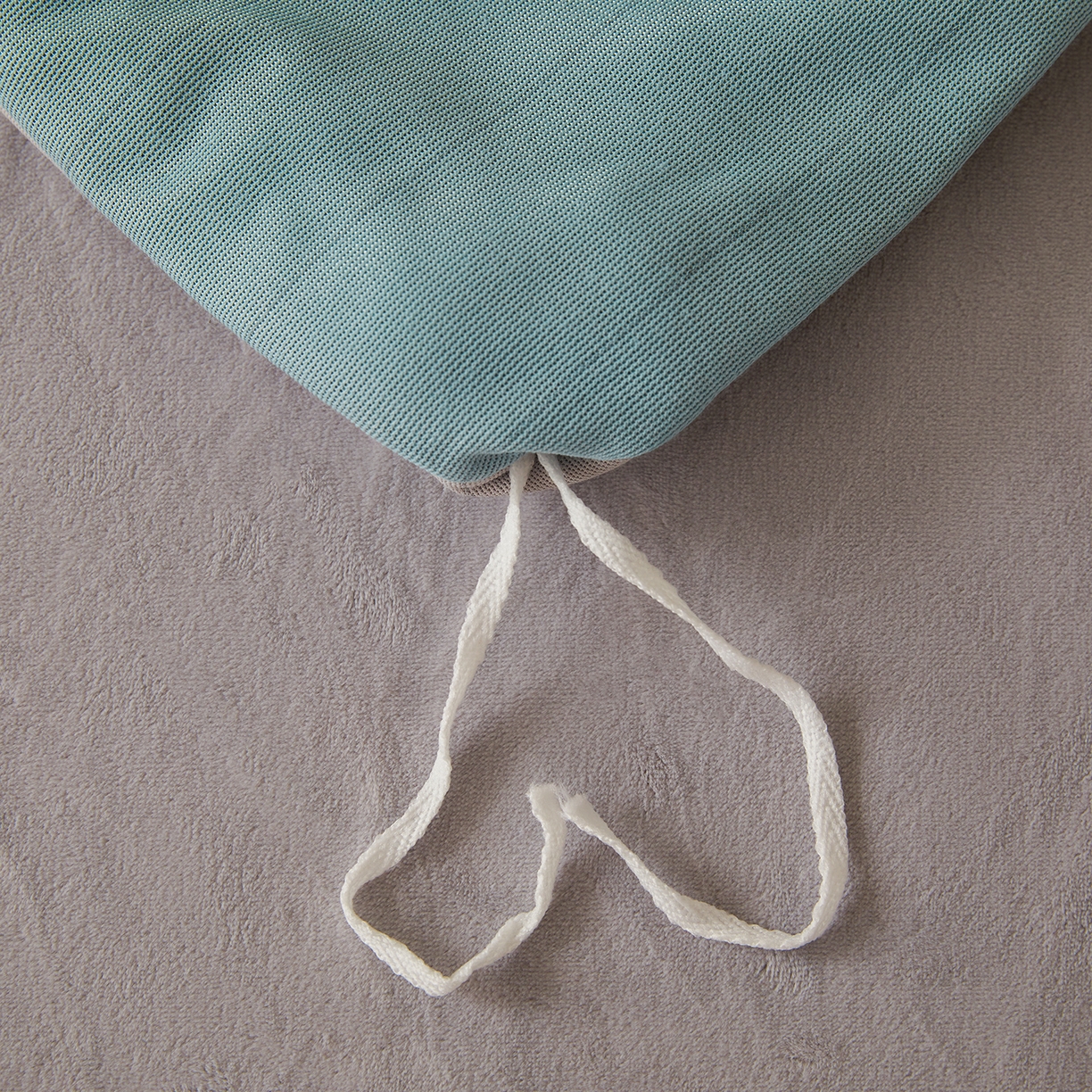 91家纺网 家纺一手货源 找家纺 悦织语 2025秋冬新品高克重加厚牛奶绒斜条宽边纯色双拼四件套 纯色宽边-爵士蓝