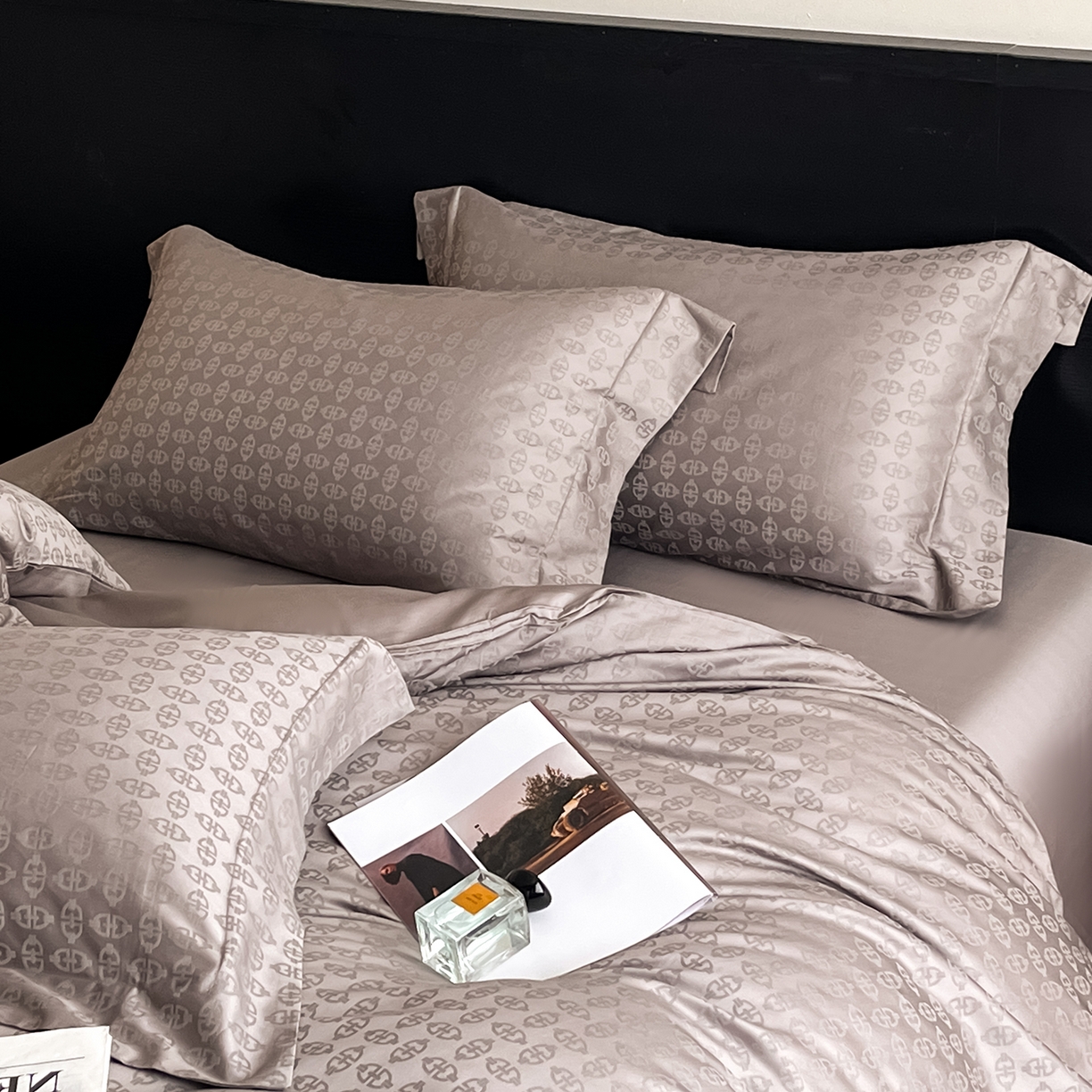 91家纺网 家纺一手货源 找家纺 舒慕家纺 2025新款100支长绒棉提花四件套系列 艺海观澜